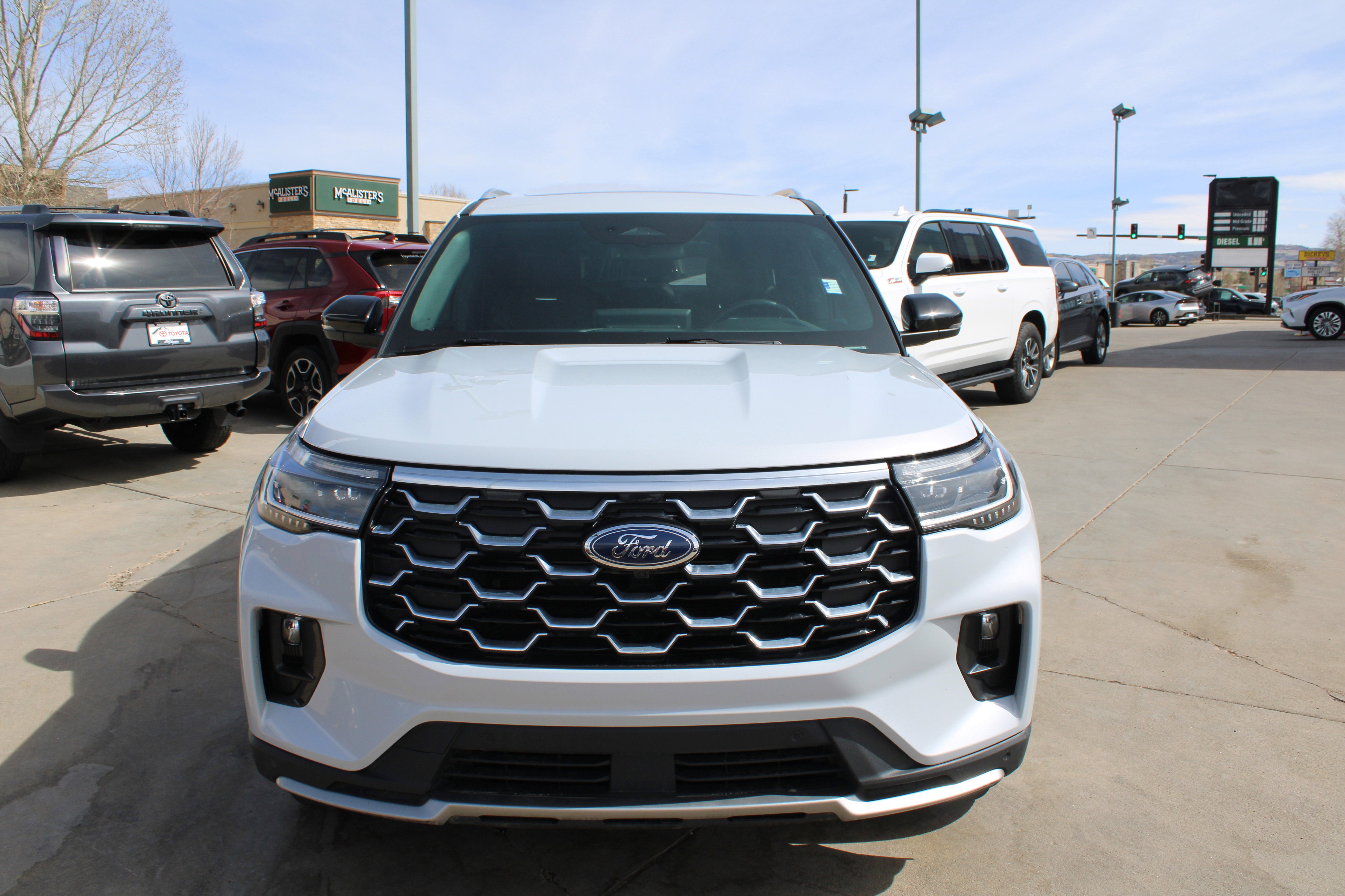 2025 Ford Explorer Platinum