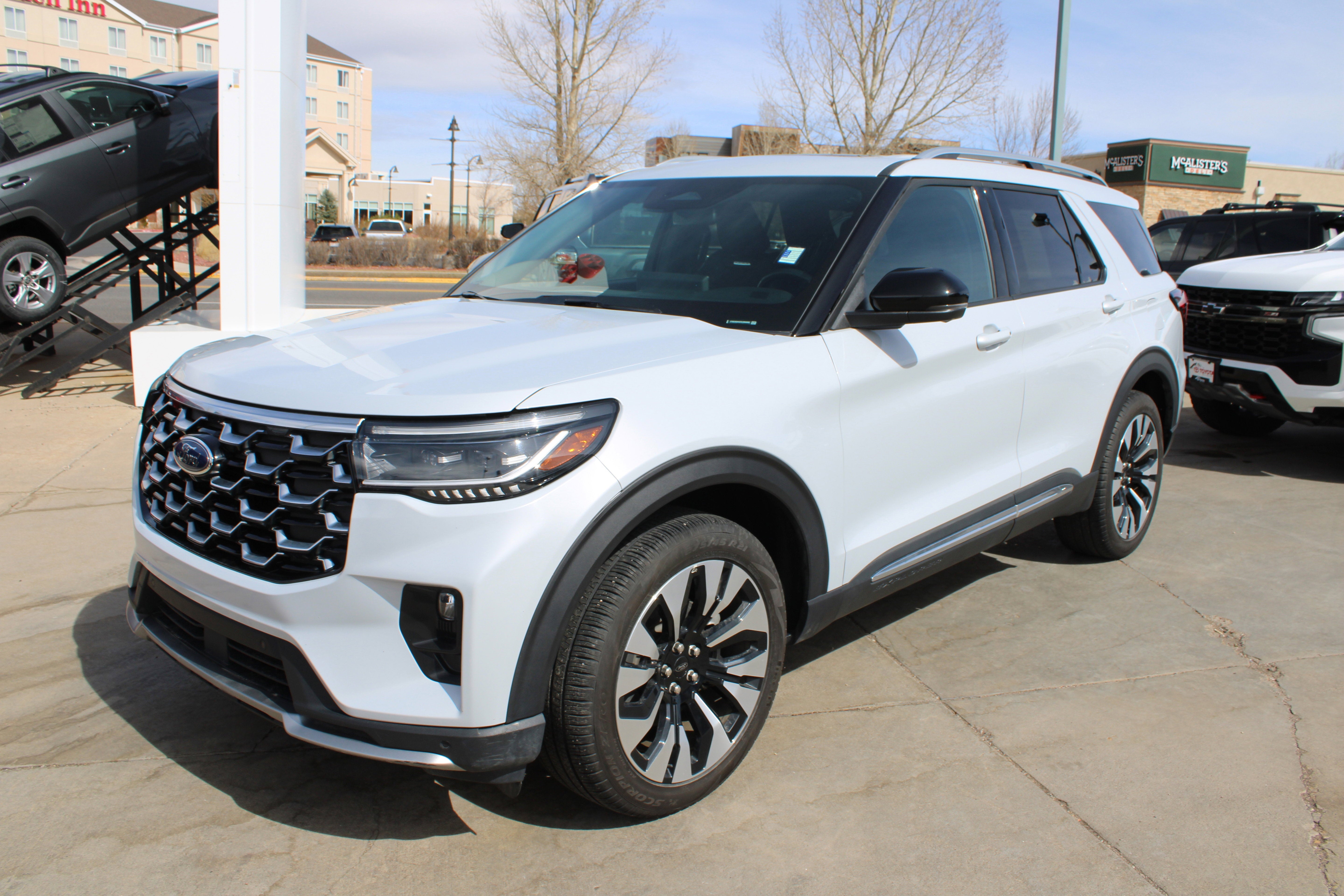 2025 Ford Explorer Platinum