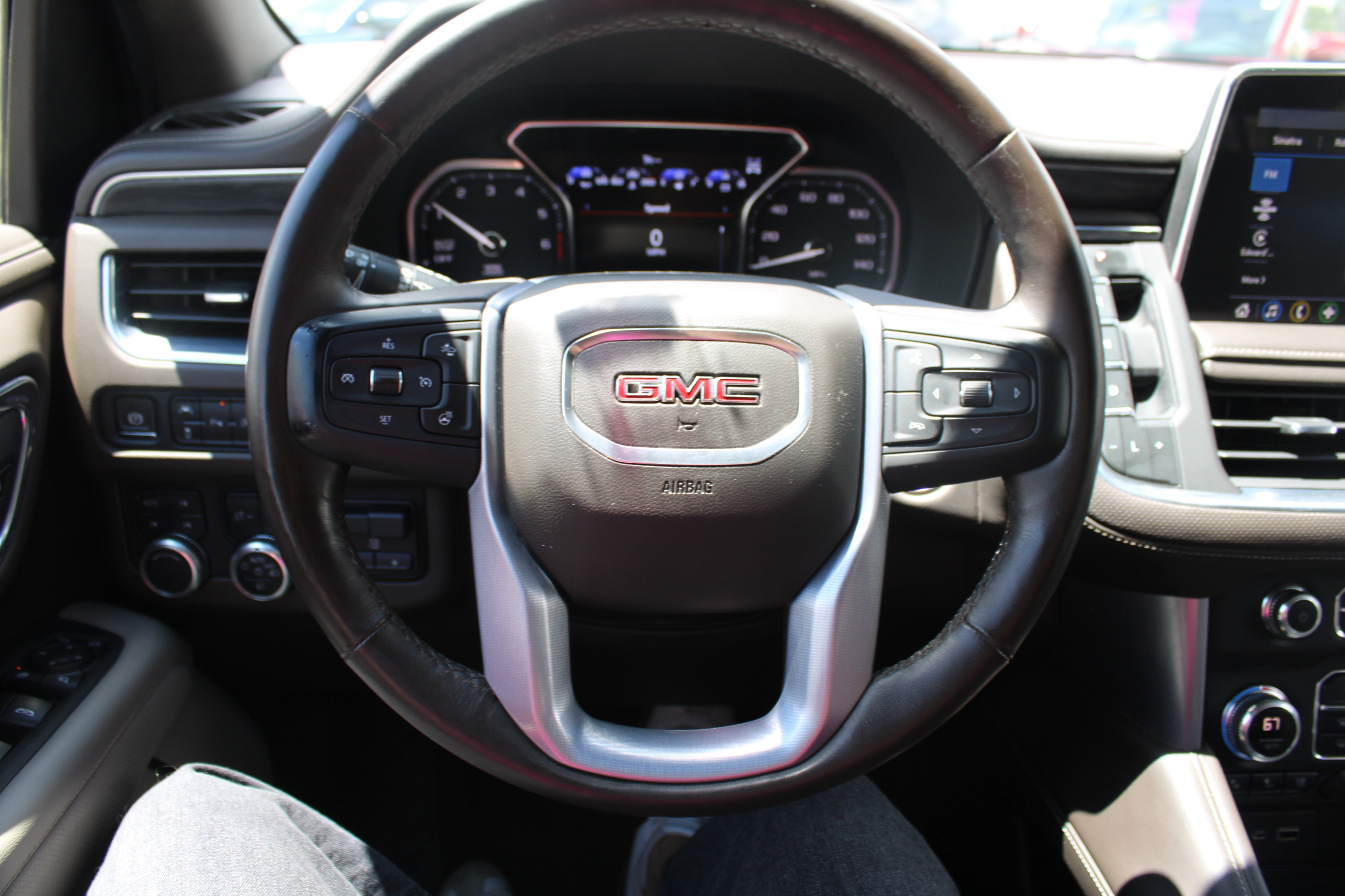 2021 GMC Yukon SLT