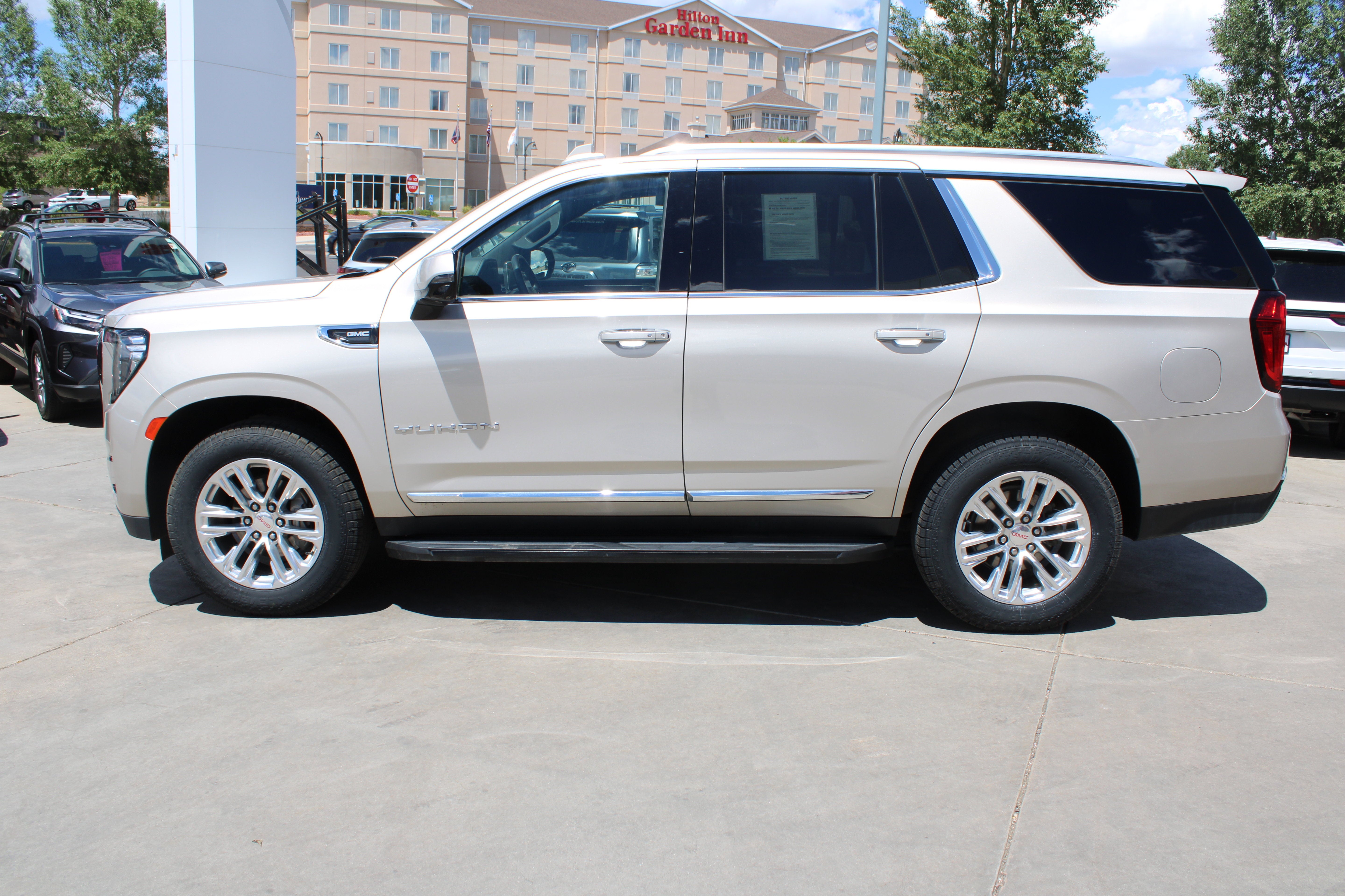 2021 GMC Yukon SLT