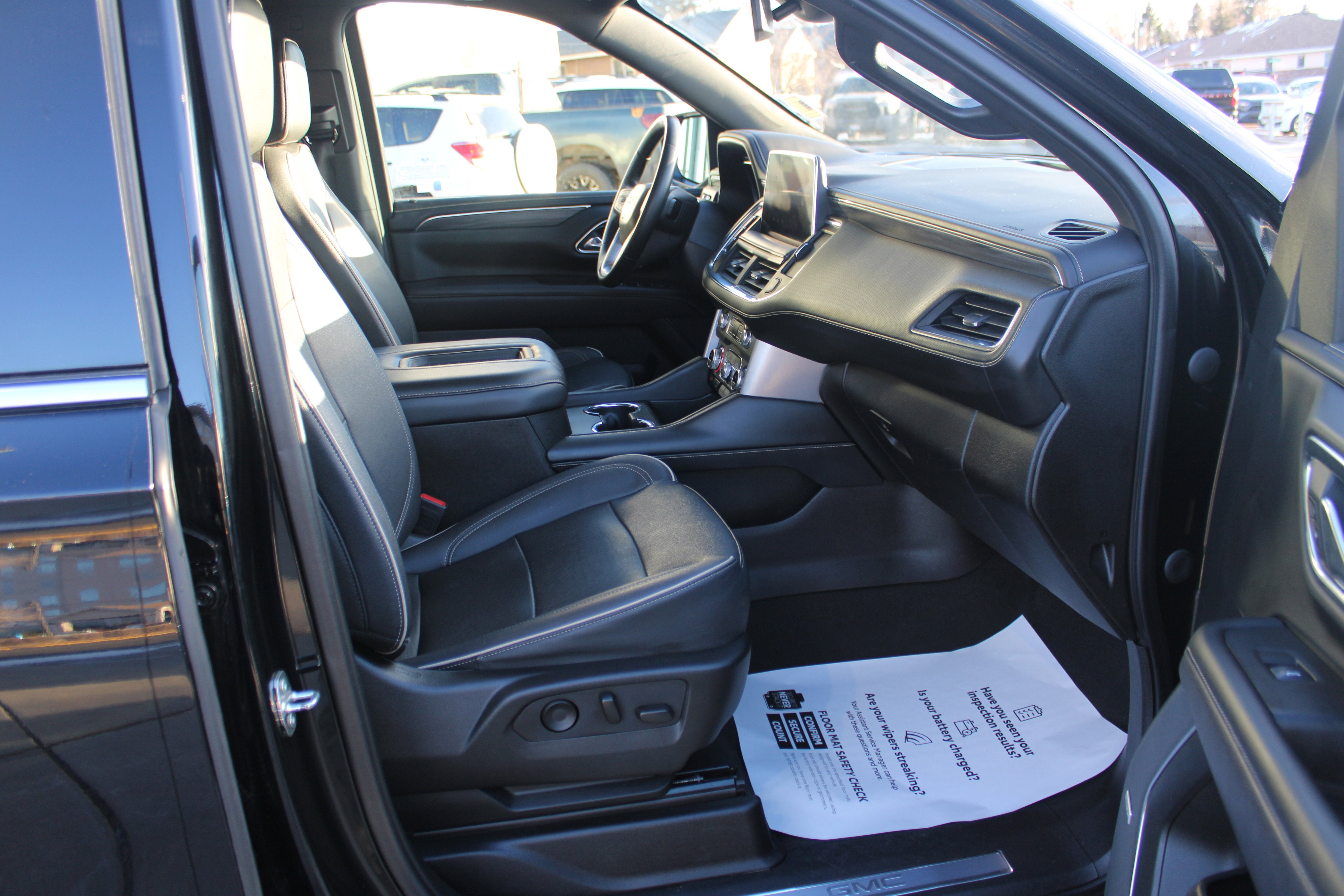 2023 GMC Yukon XL SLT