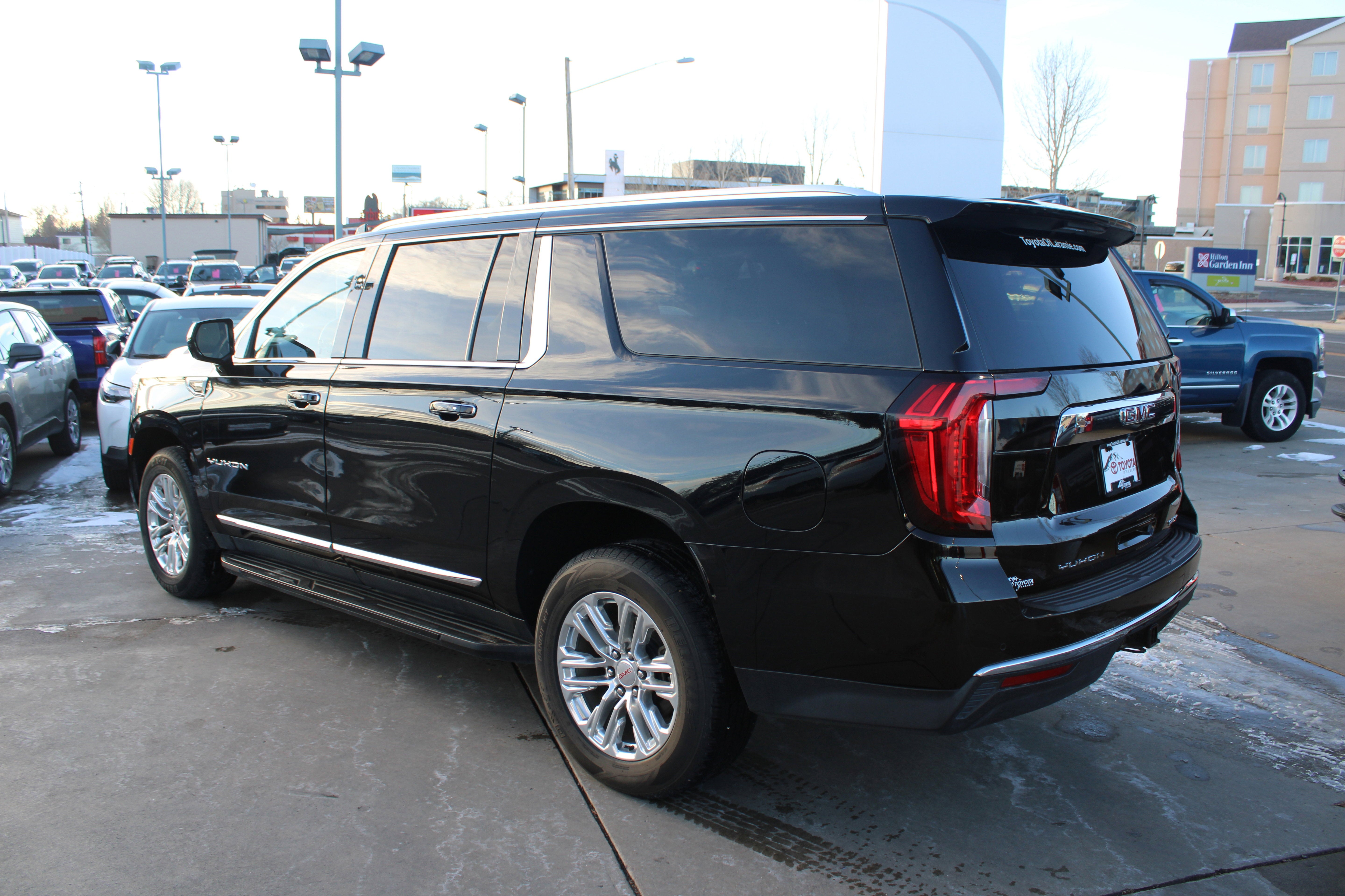 2023 GMC Yukon XL SLT