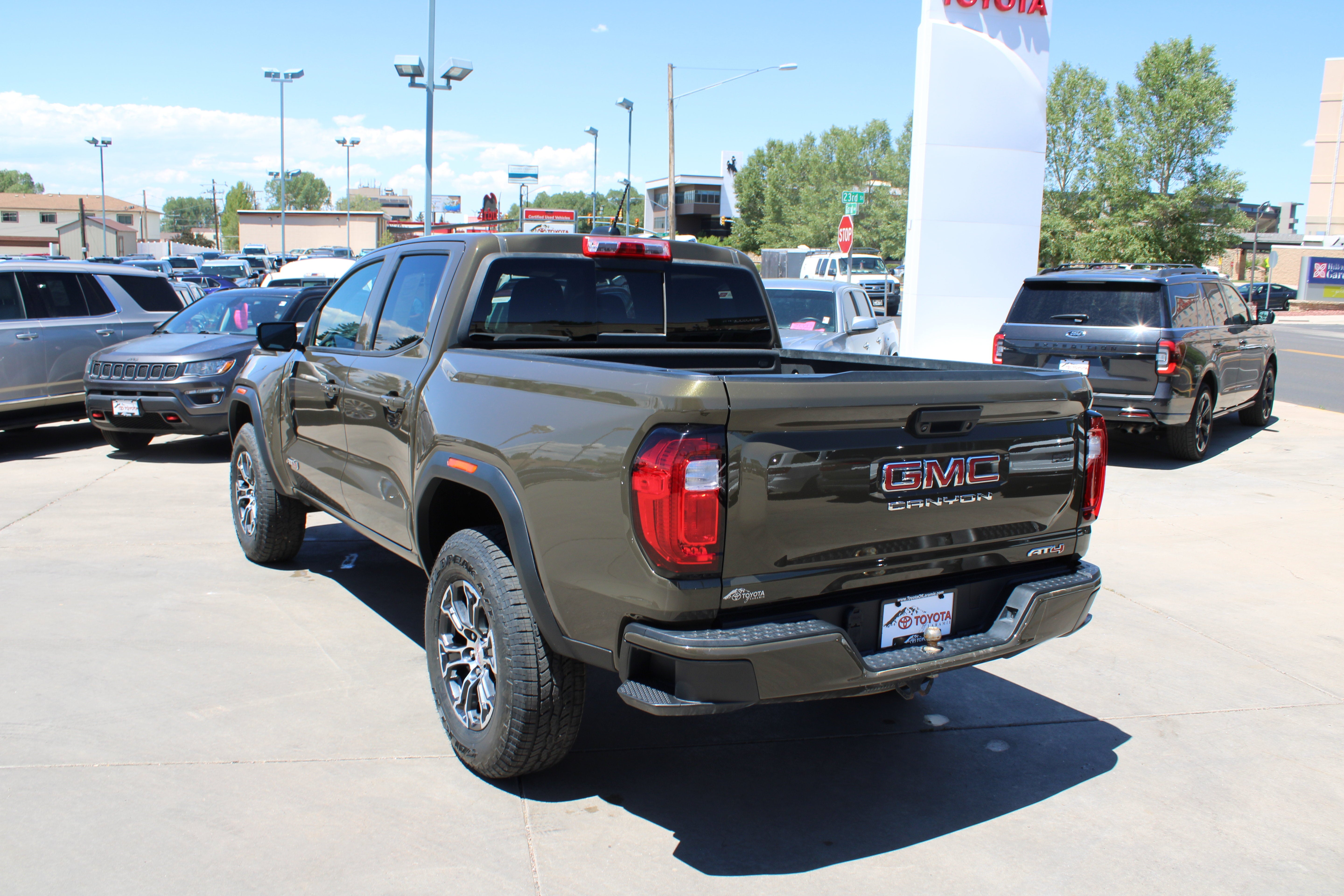 2024 GMC Canyon 4WD AT4