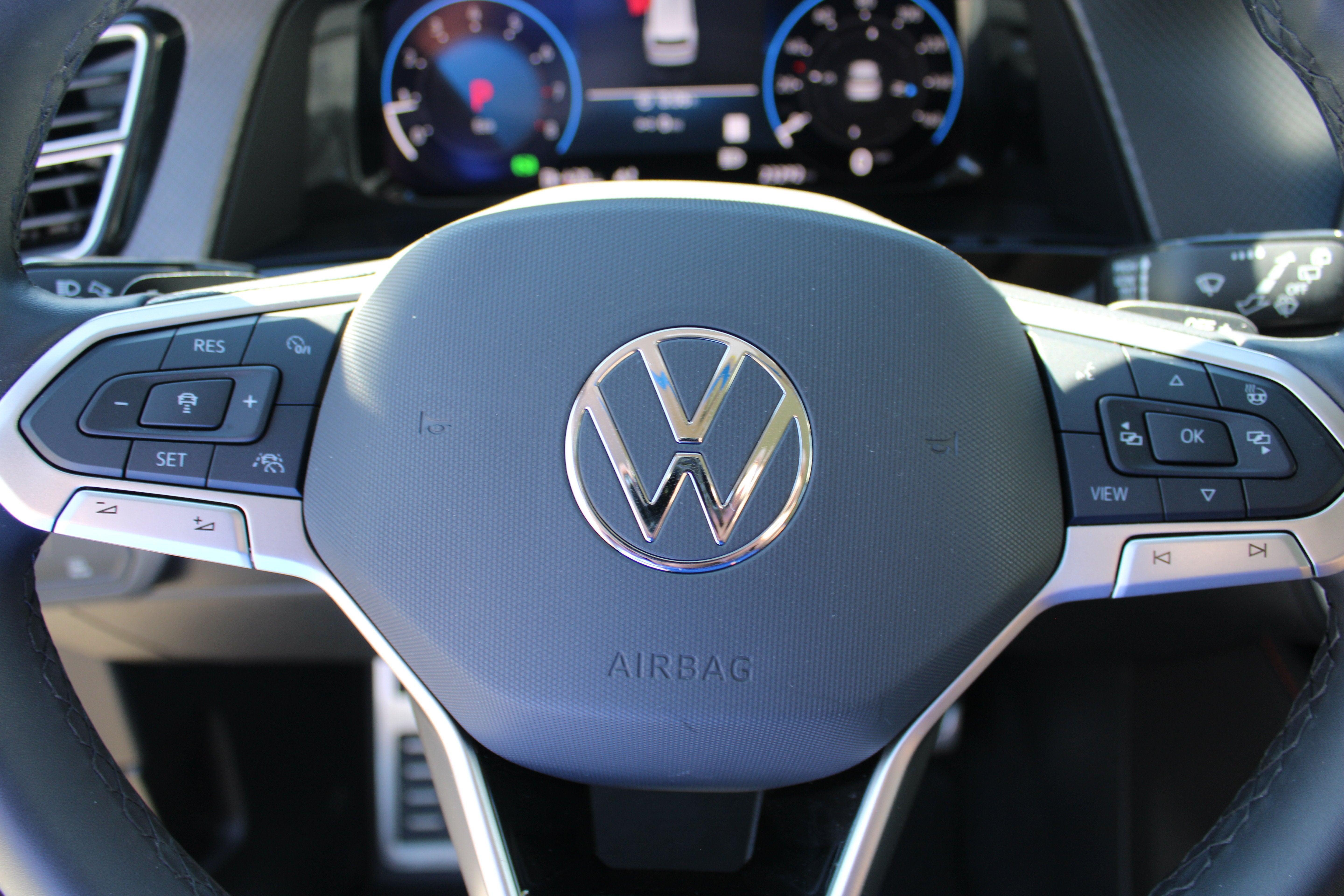 2024 Volkswagen Atlas 2.0T Peak Edition SEL