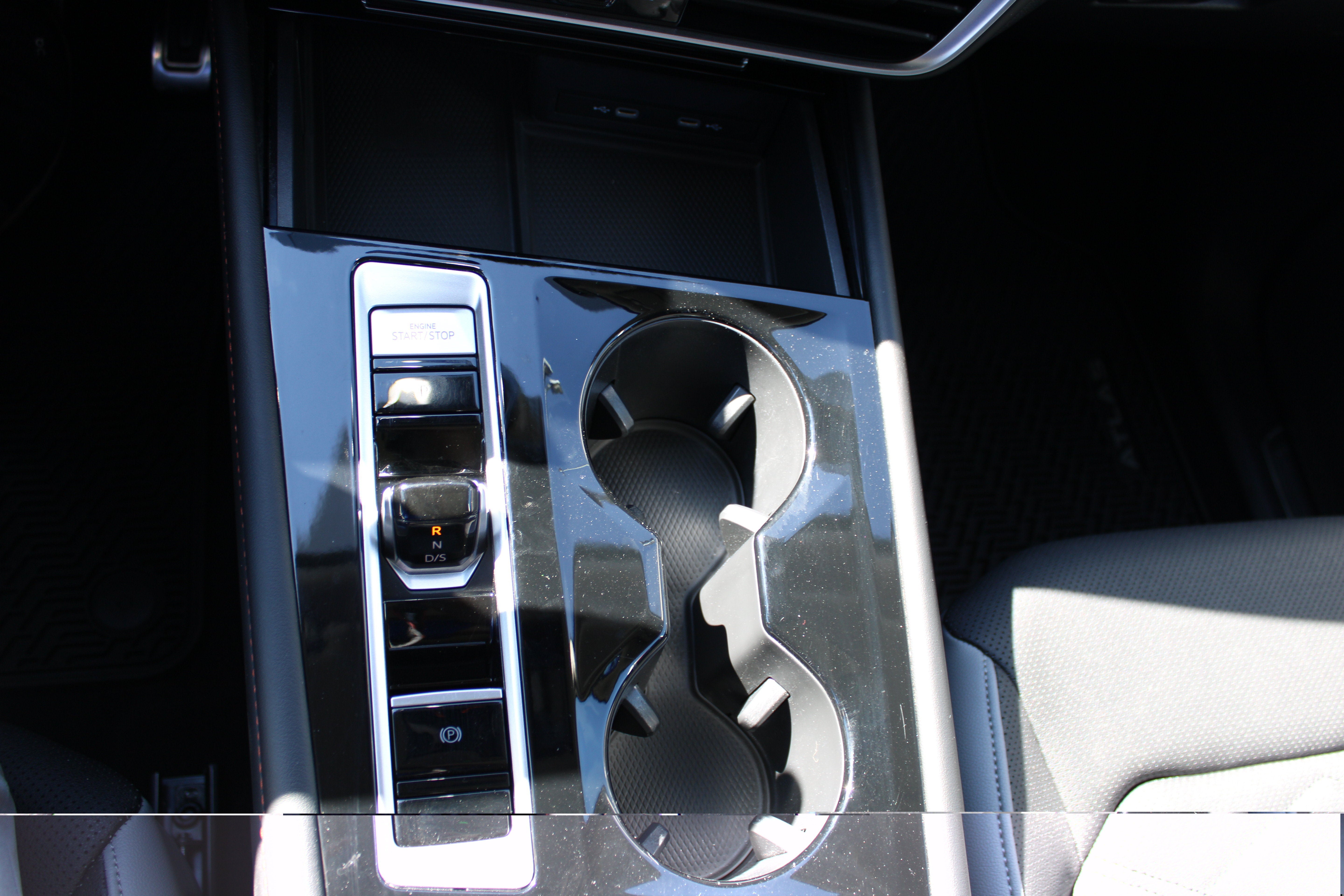 2024 Volkswagen Atlas 2.0T Peak Edition SEL