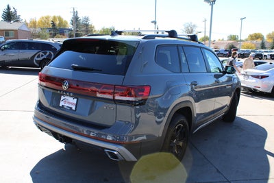 2024 Volkswagen Atlas 2.0T Peak Edition SEL