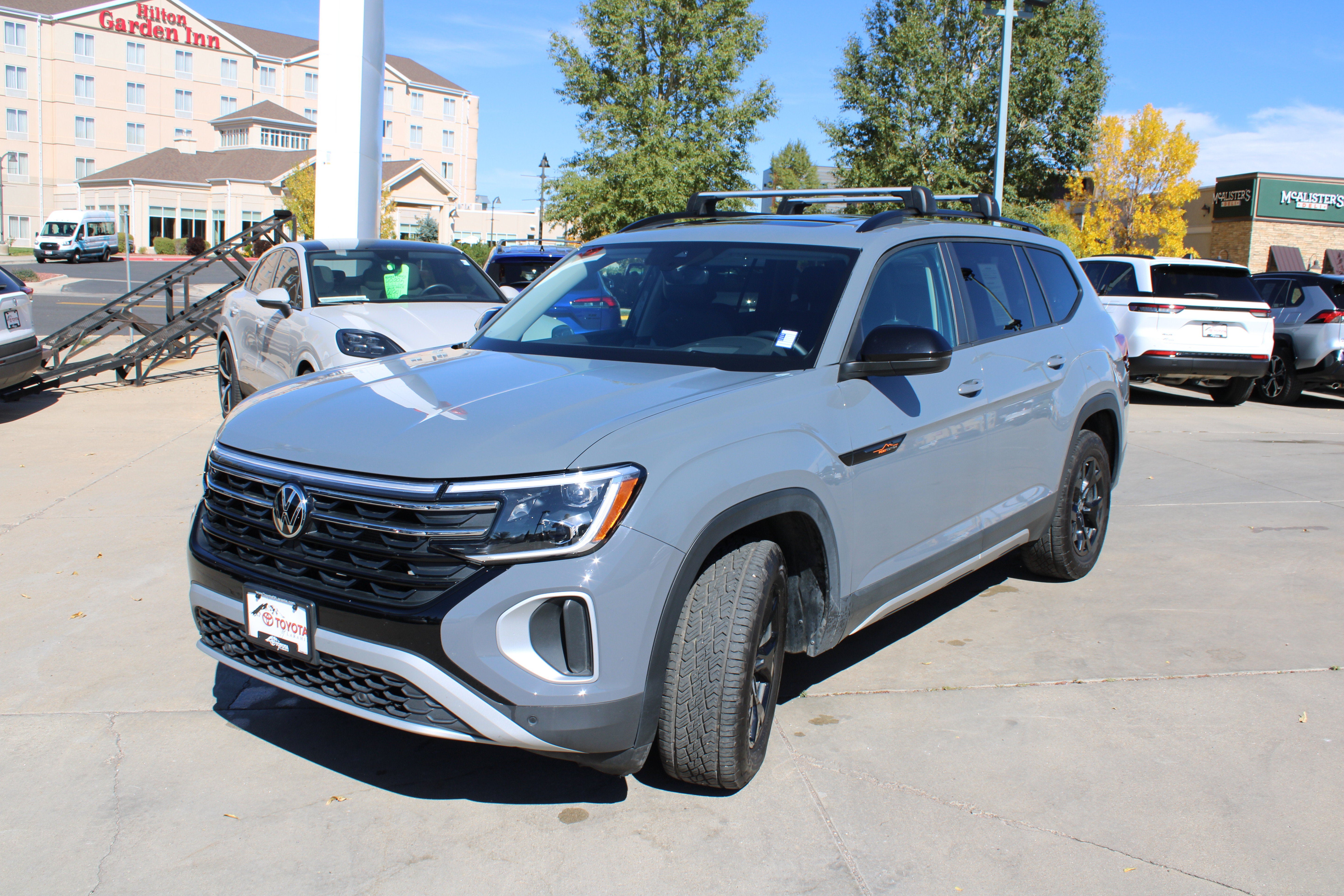 2024 Volkswagen Atlas 2.0T Peak Edition SEL