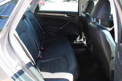 2017 Volkswagen Passat 1.8T SE w/Technology