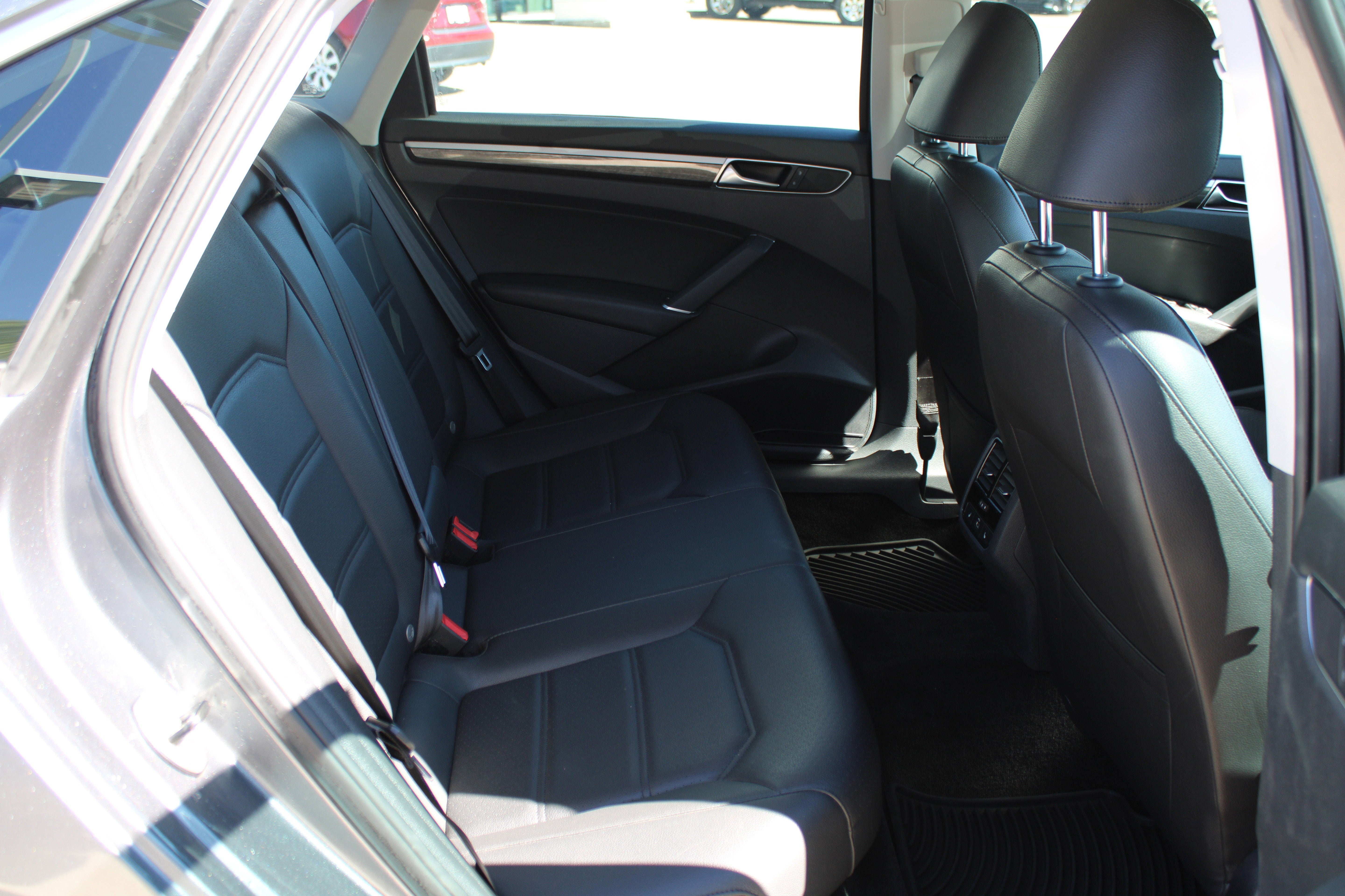 2017 Volkswagen Passat 1.8T SE w/Technology