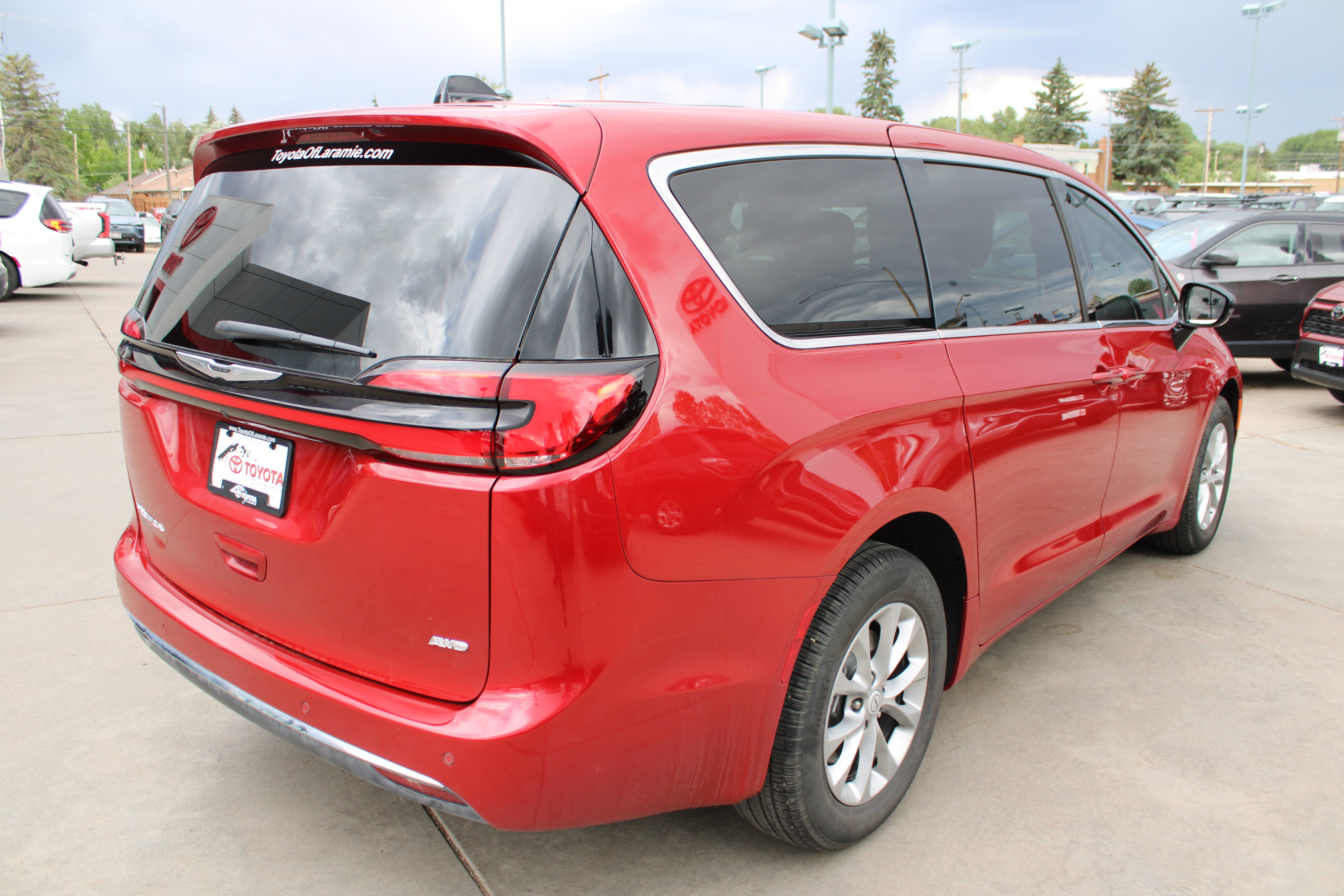 2025 Chrysler Pacifica Select