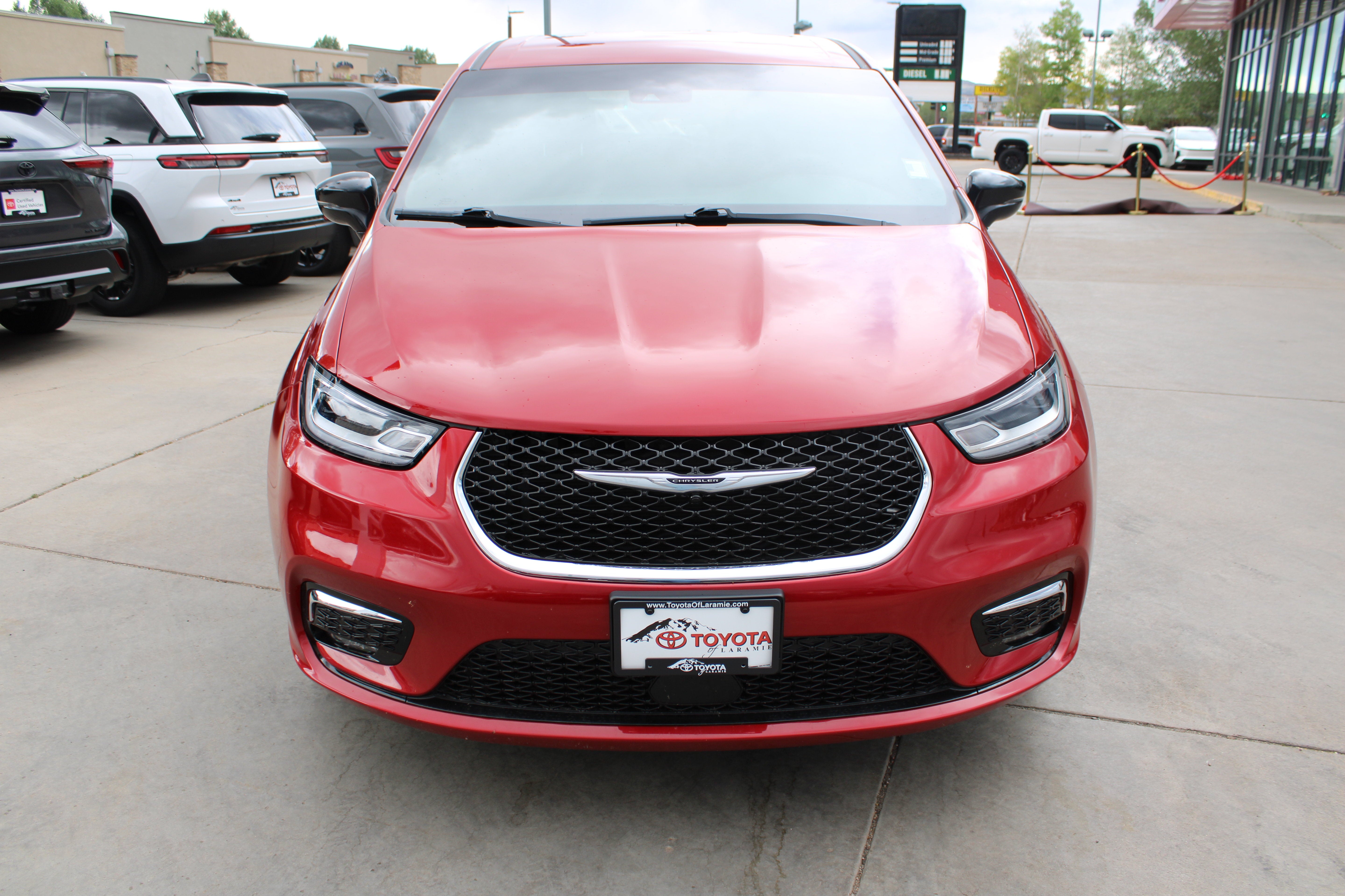 2025 Chrysler Pacifica Select