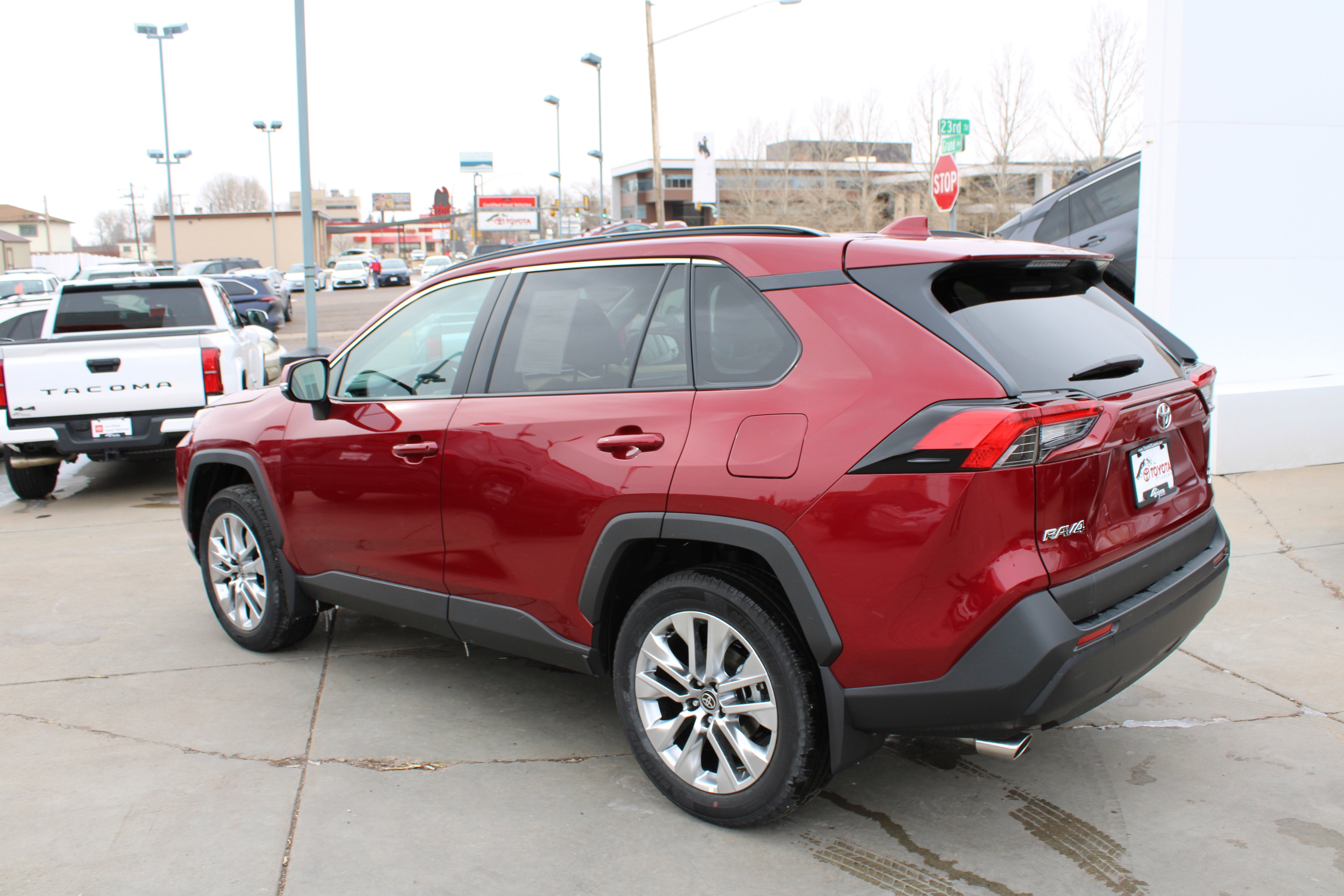 2025 Toyota RAV4 XLE Premium