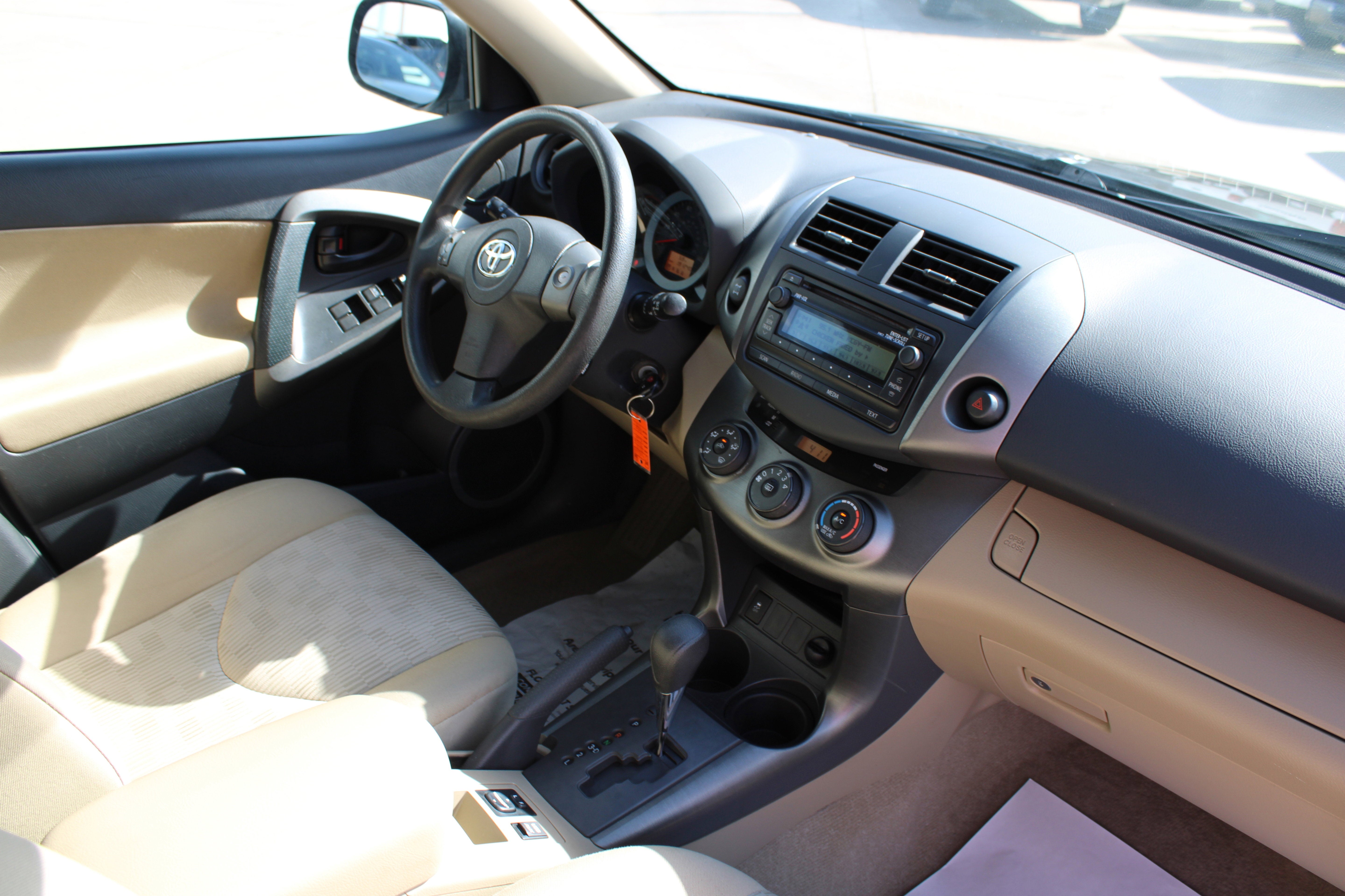 2012 Toyota RAV4 4WD 4dr I4 (Natl)