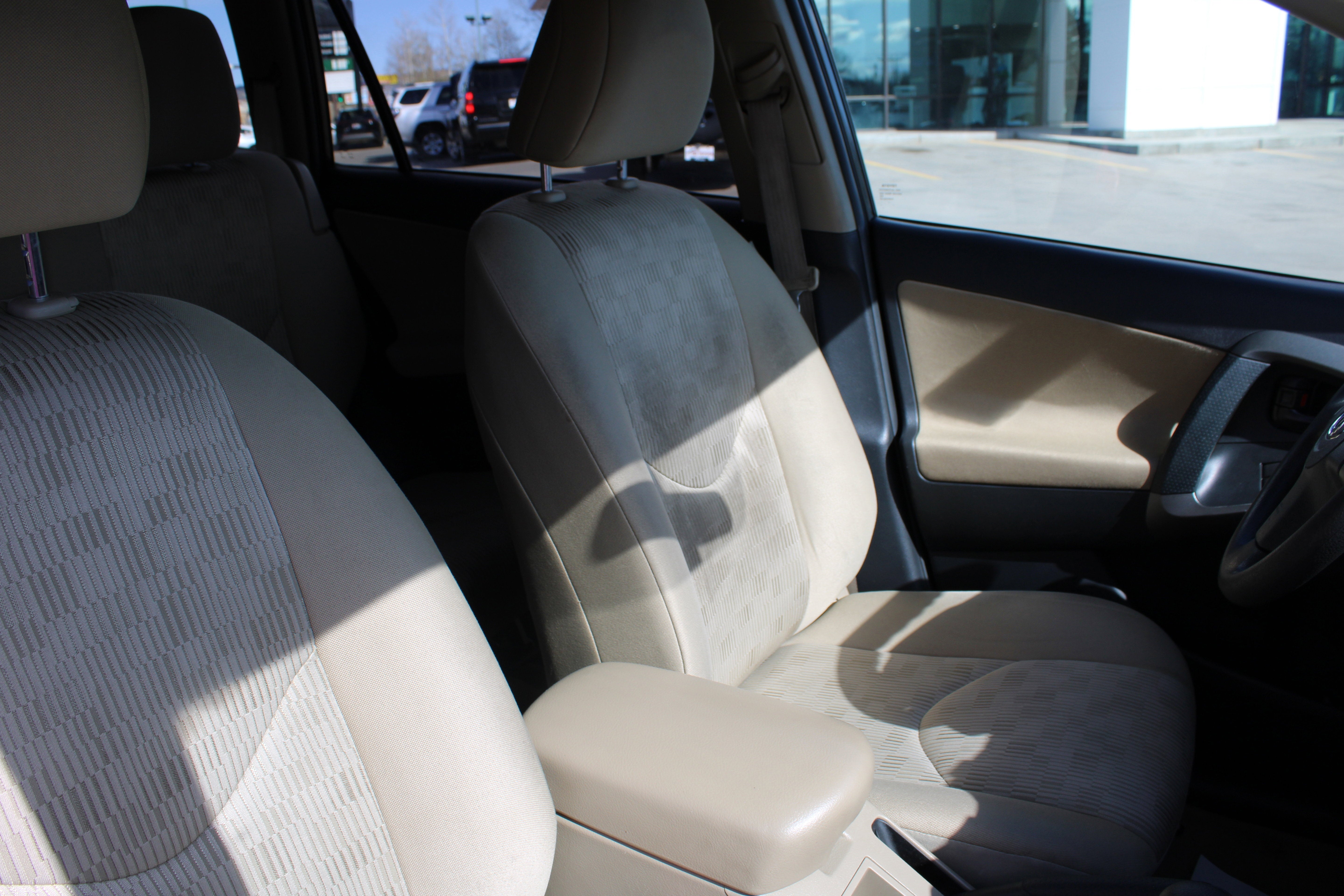 2012 Toyota RAV4 4WD 4dr I4 (Natl)
