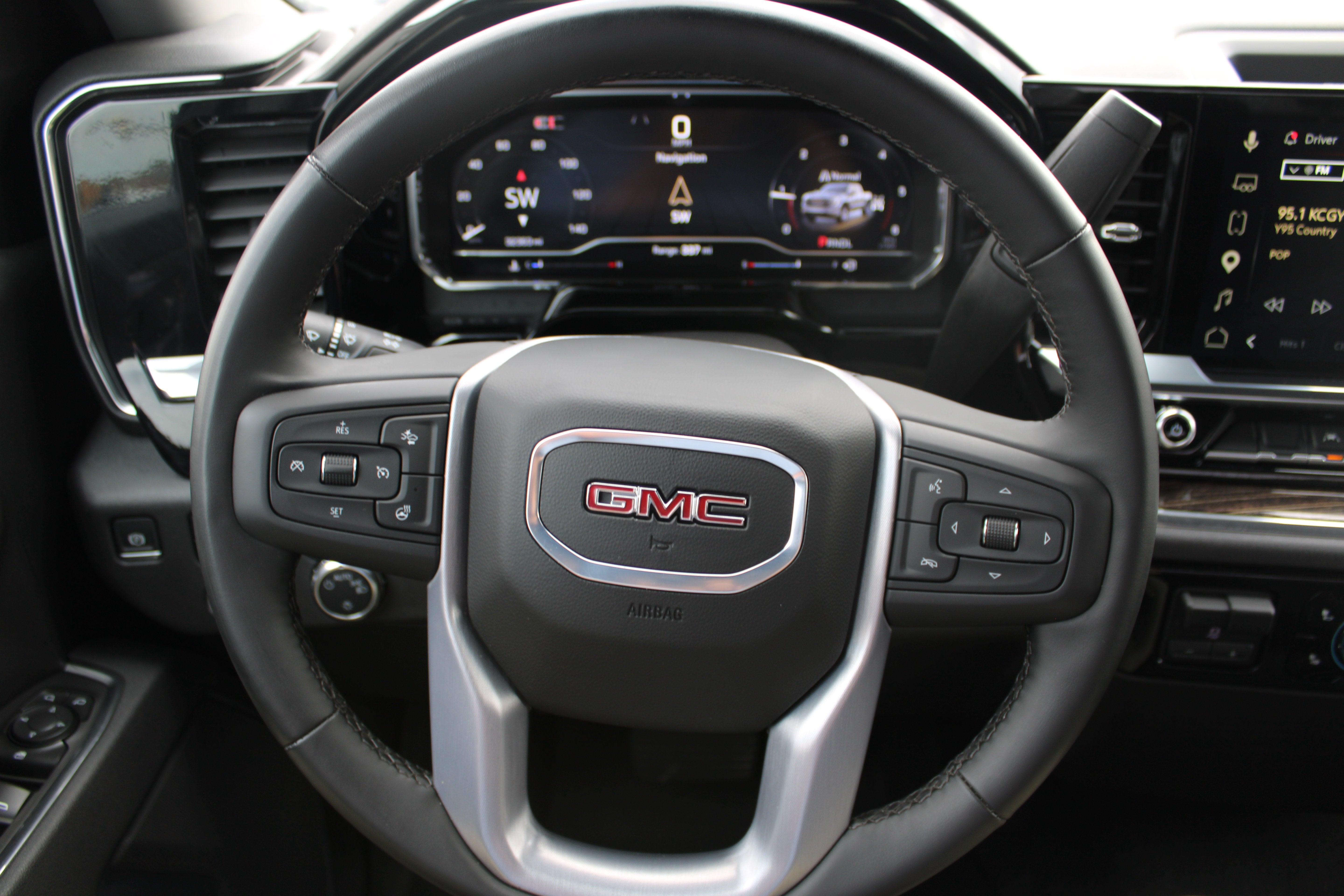 2025 GMC Sierra 1500 SLE