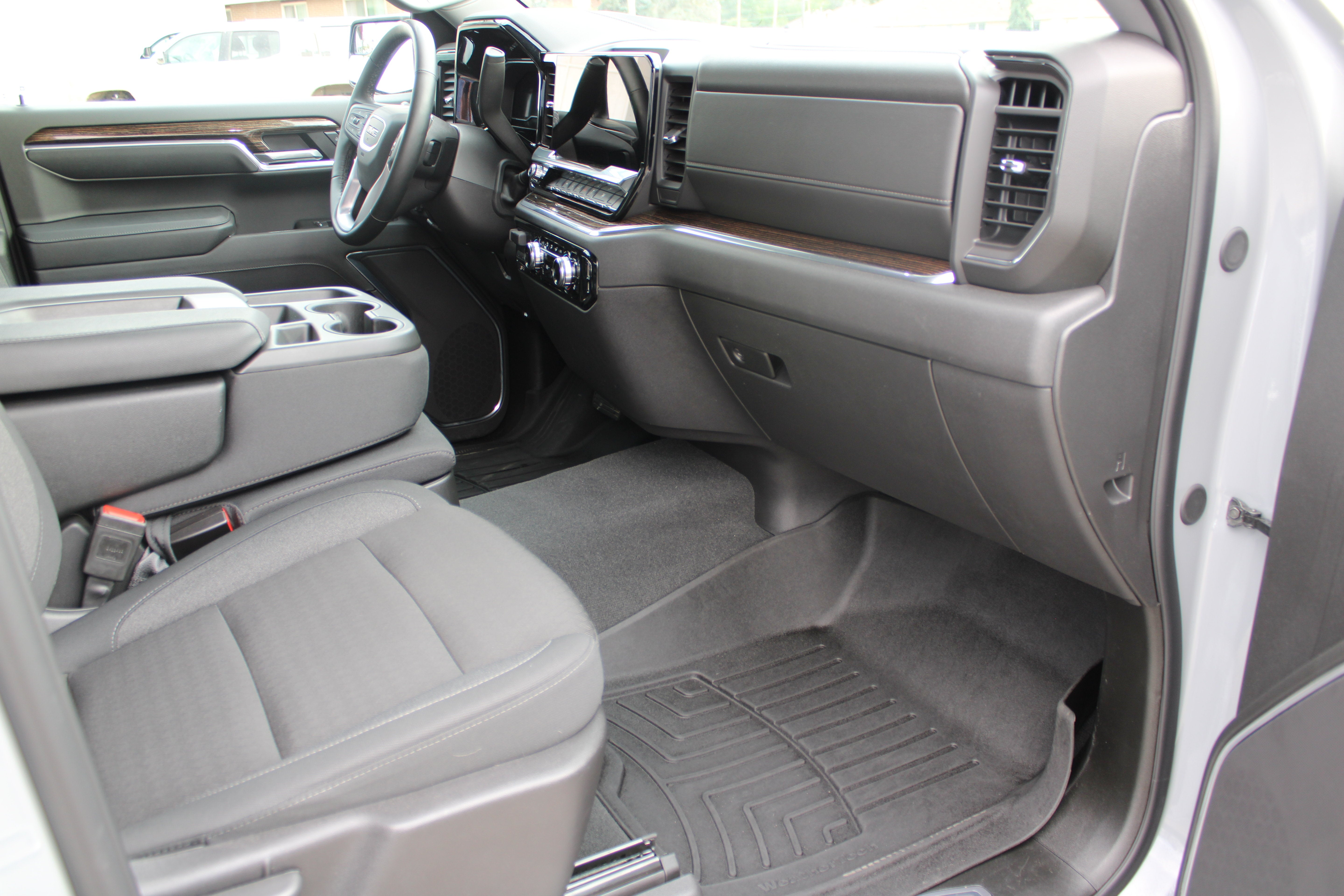 2025 GMC Sierra 1500 SLE