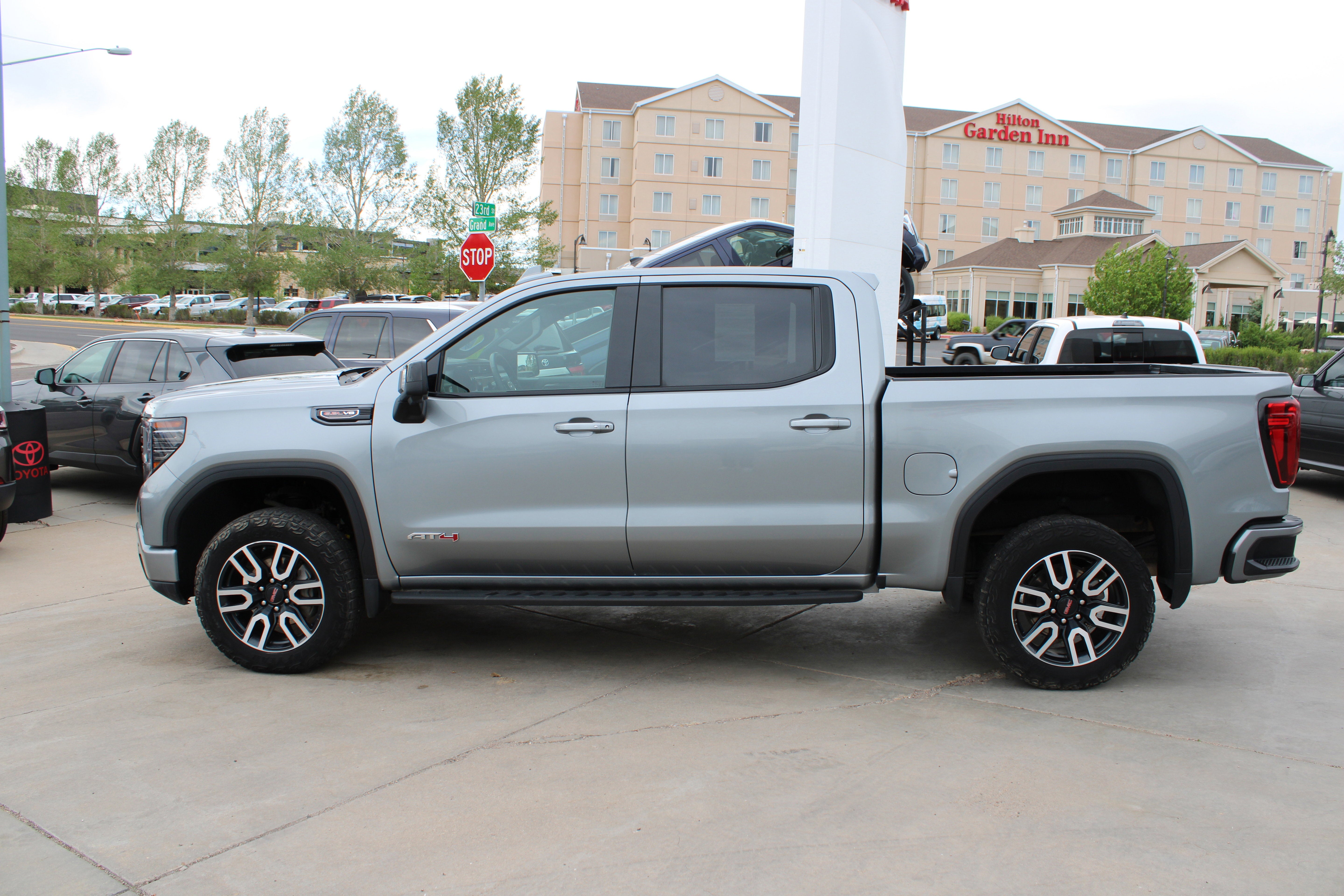 2024 GMC Sierra 1500 AT4