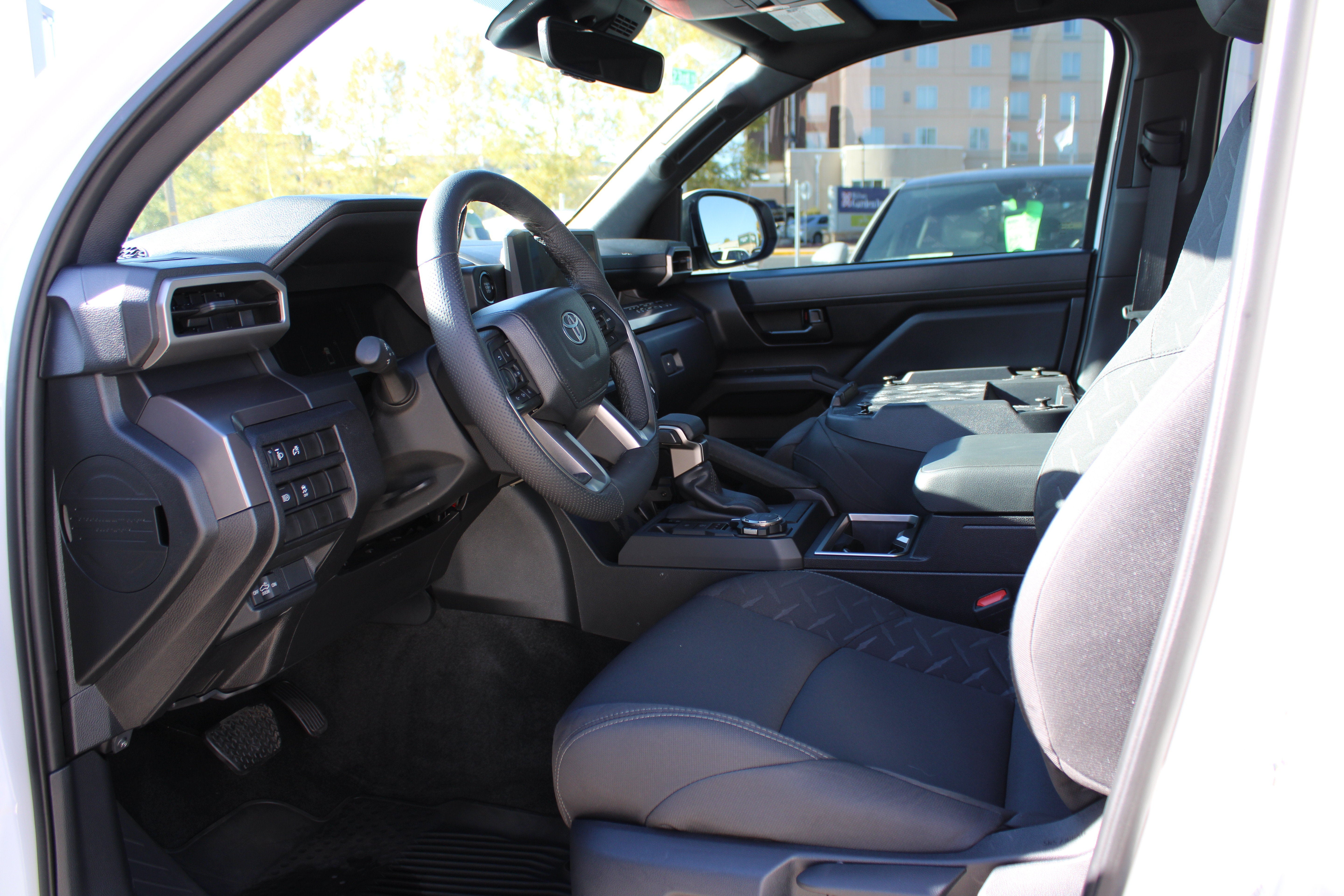 2025 Toyota Tacoma 4WD SR5