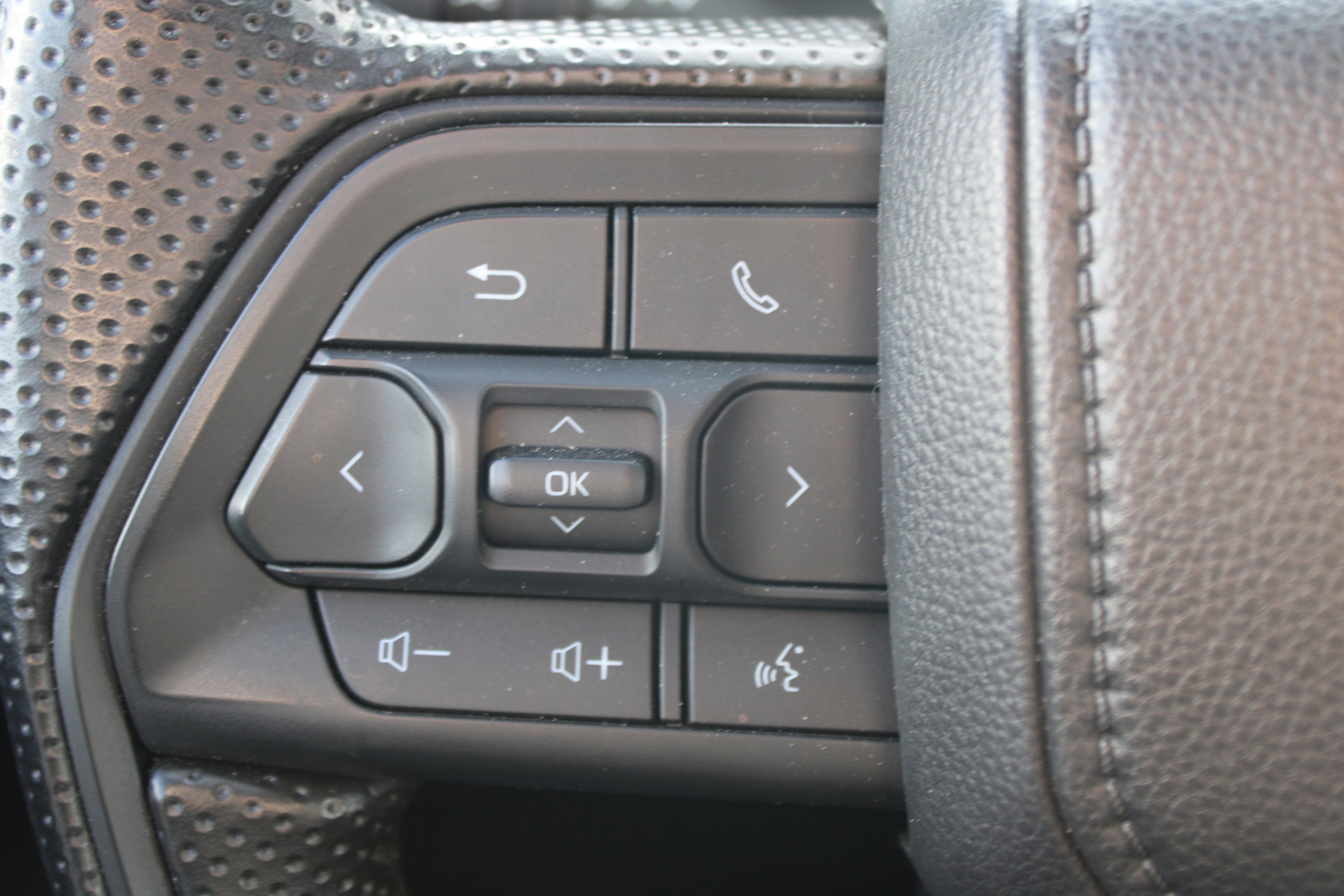 2025 Toyota Tacoma 4WD SR5