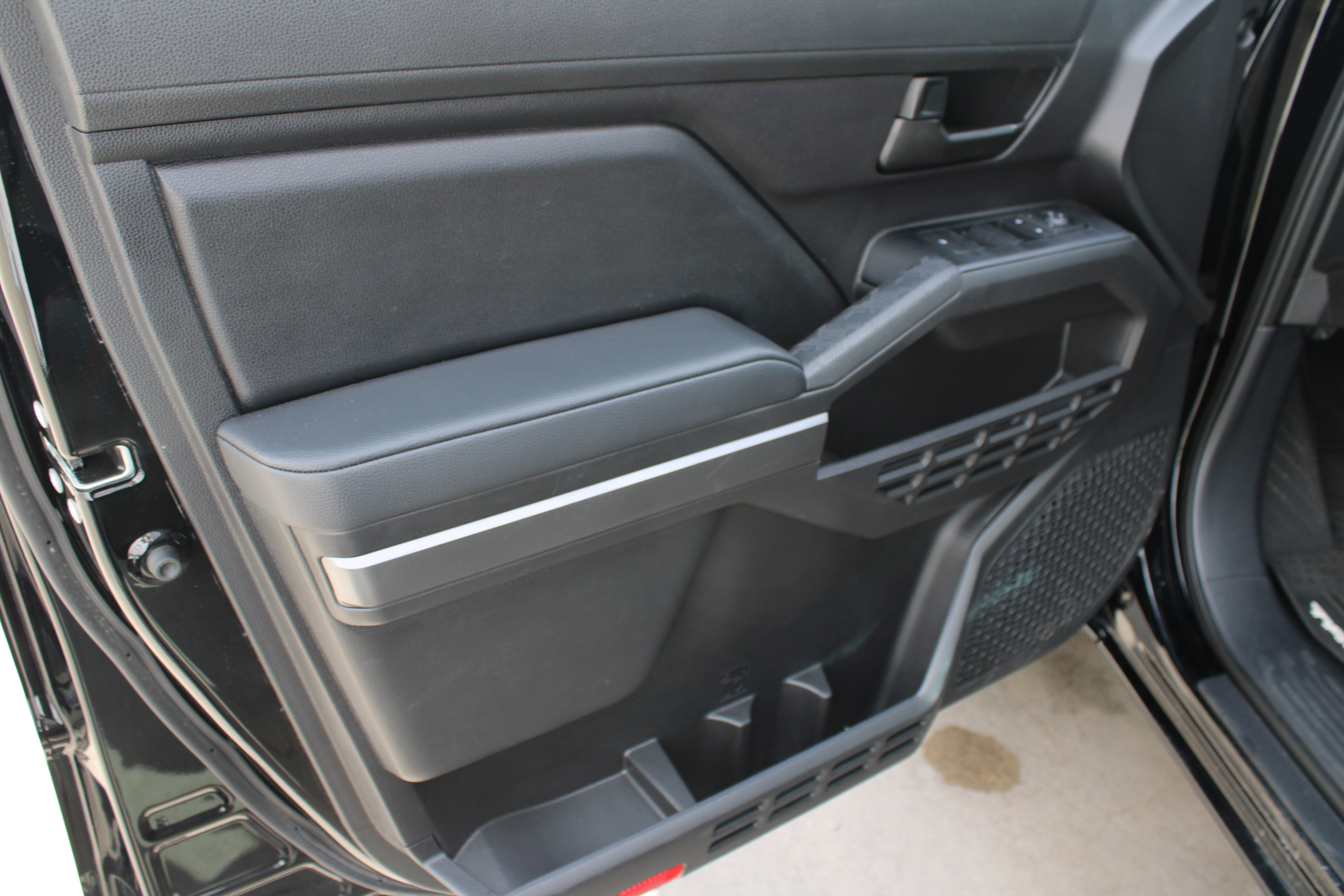 2025 Toyota Tacoma 4WD SR5