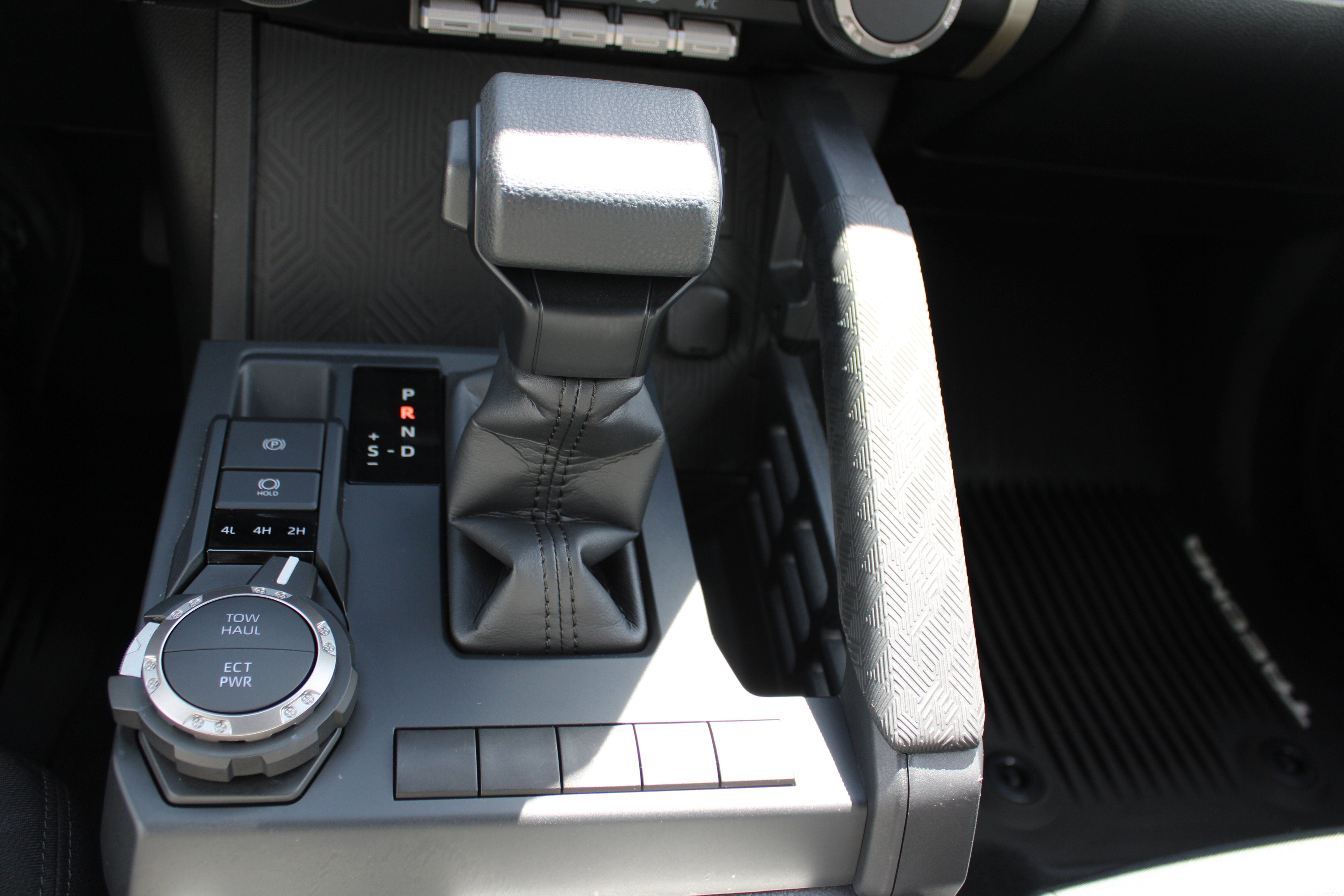 2025 Toyota Tacoma 4WD SR5
