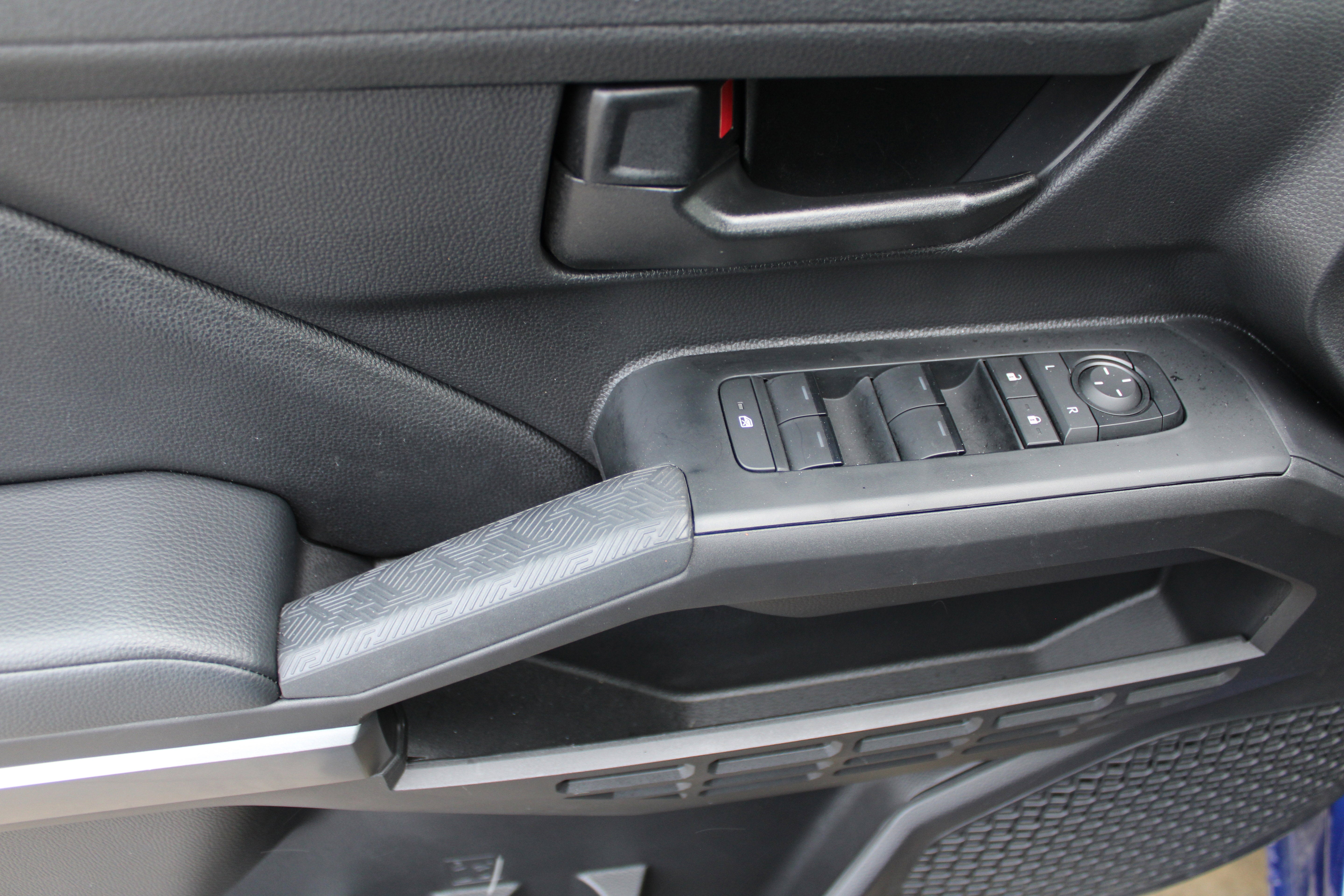 2025 Toyota Tacoma 4WD SR5