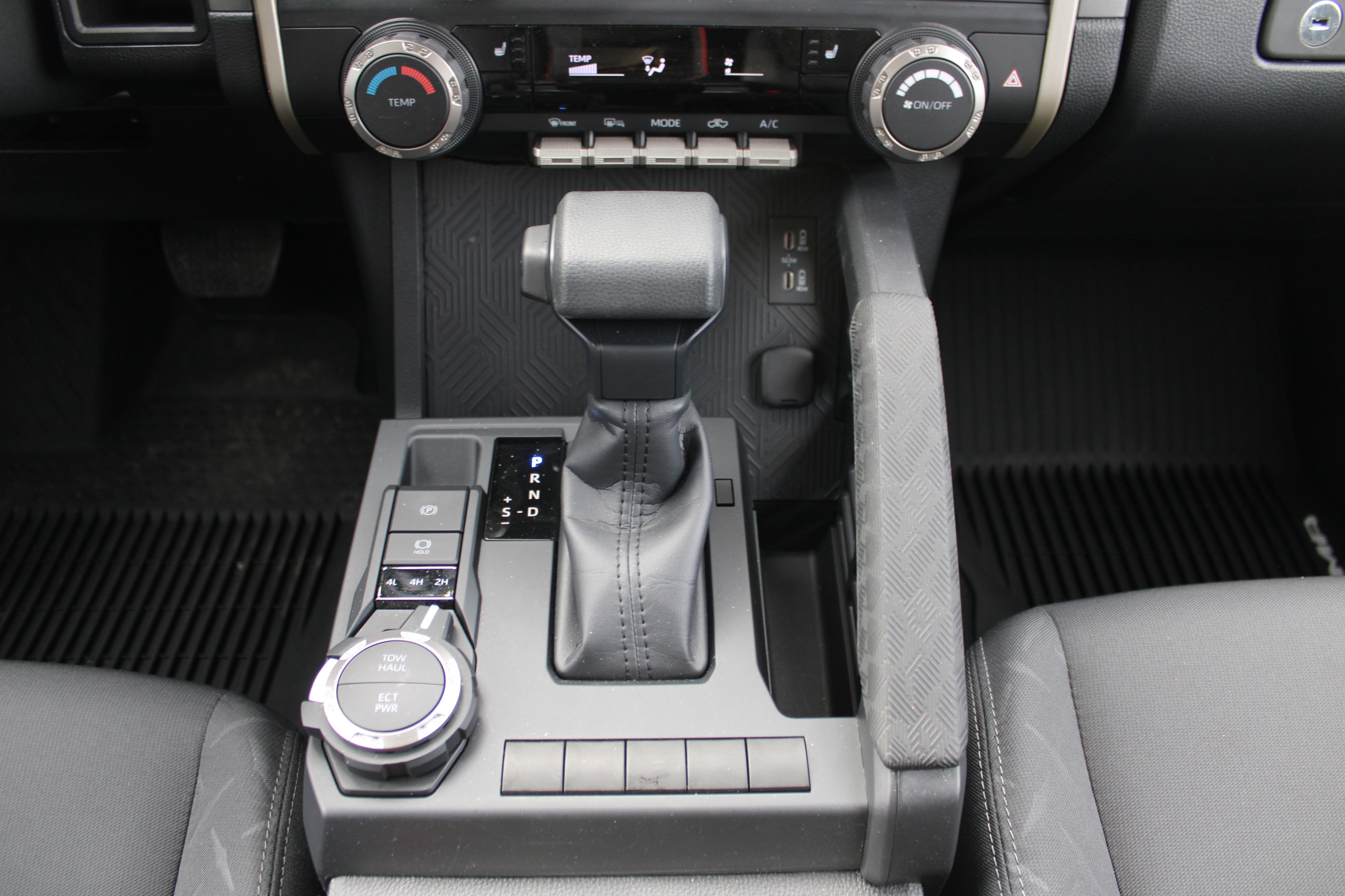 2025 Toyota Tacoma 4WD SR5