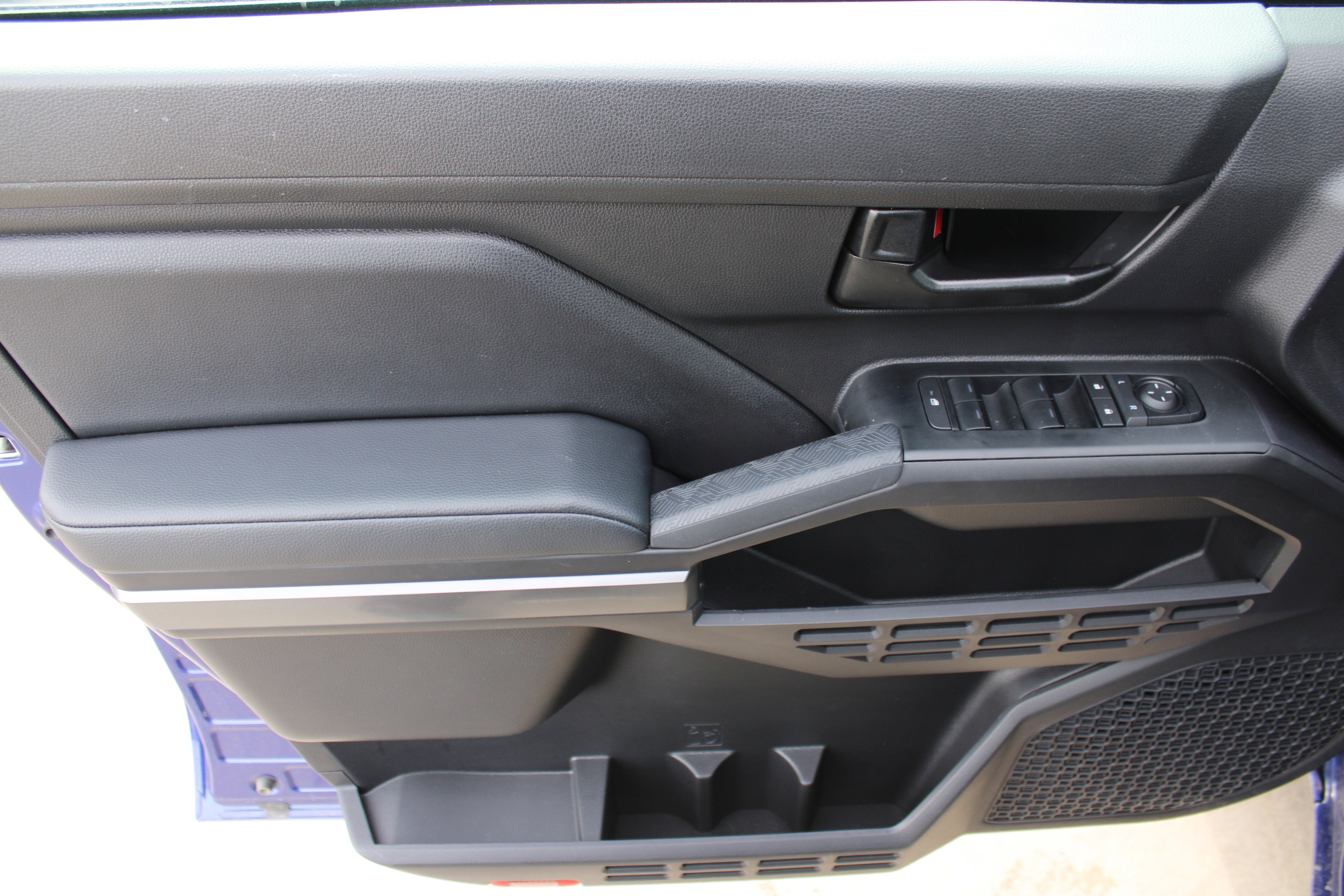 2025 Toyota Tacoma 4WD SR5