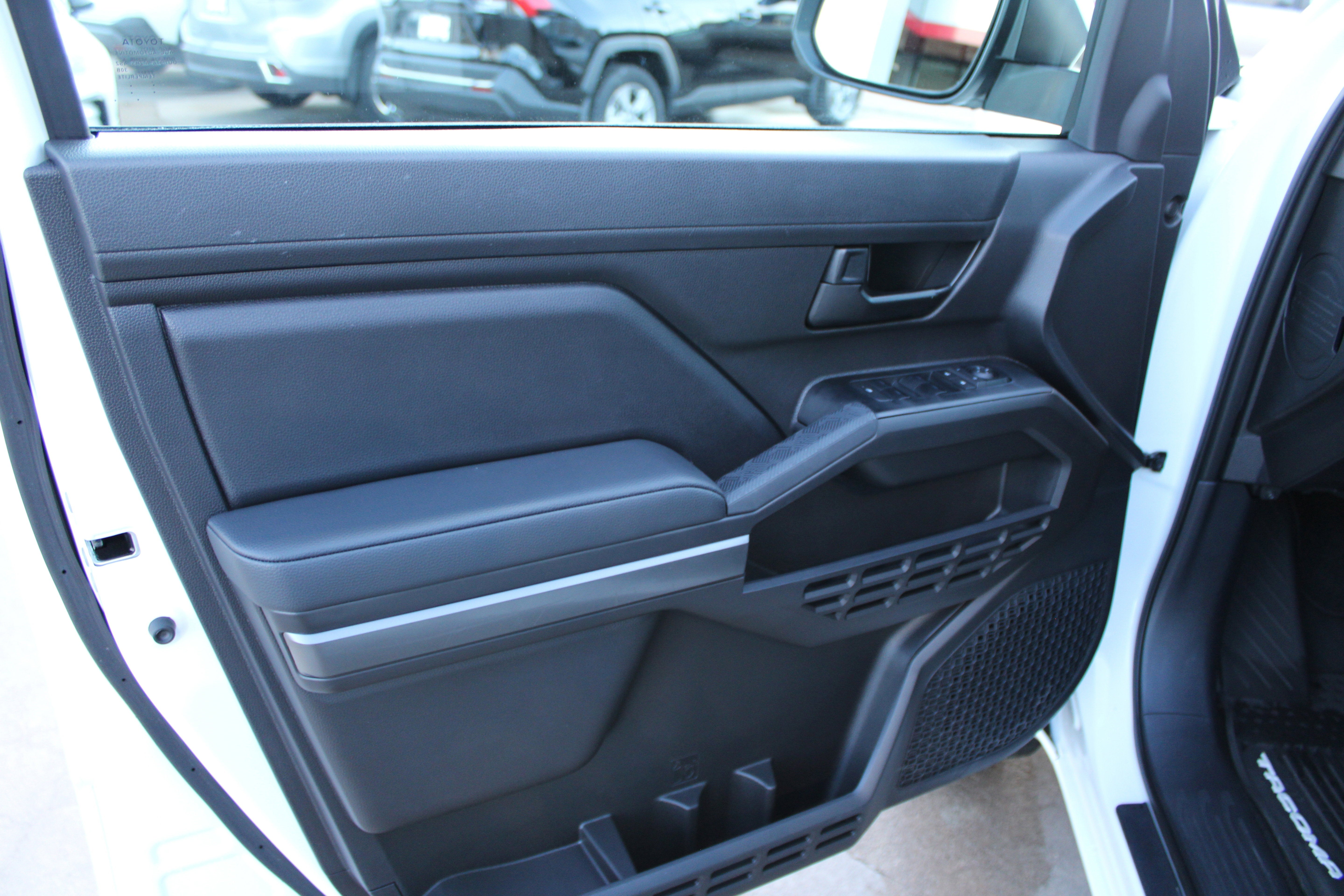 2025 Toyota Tacoma 4WD SR5