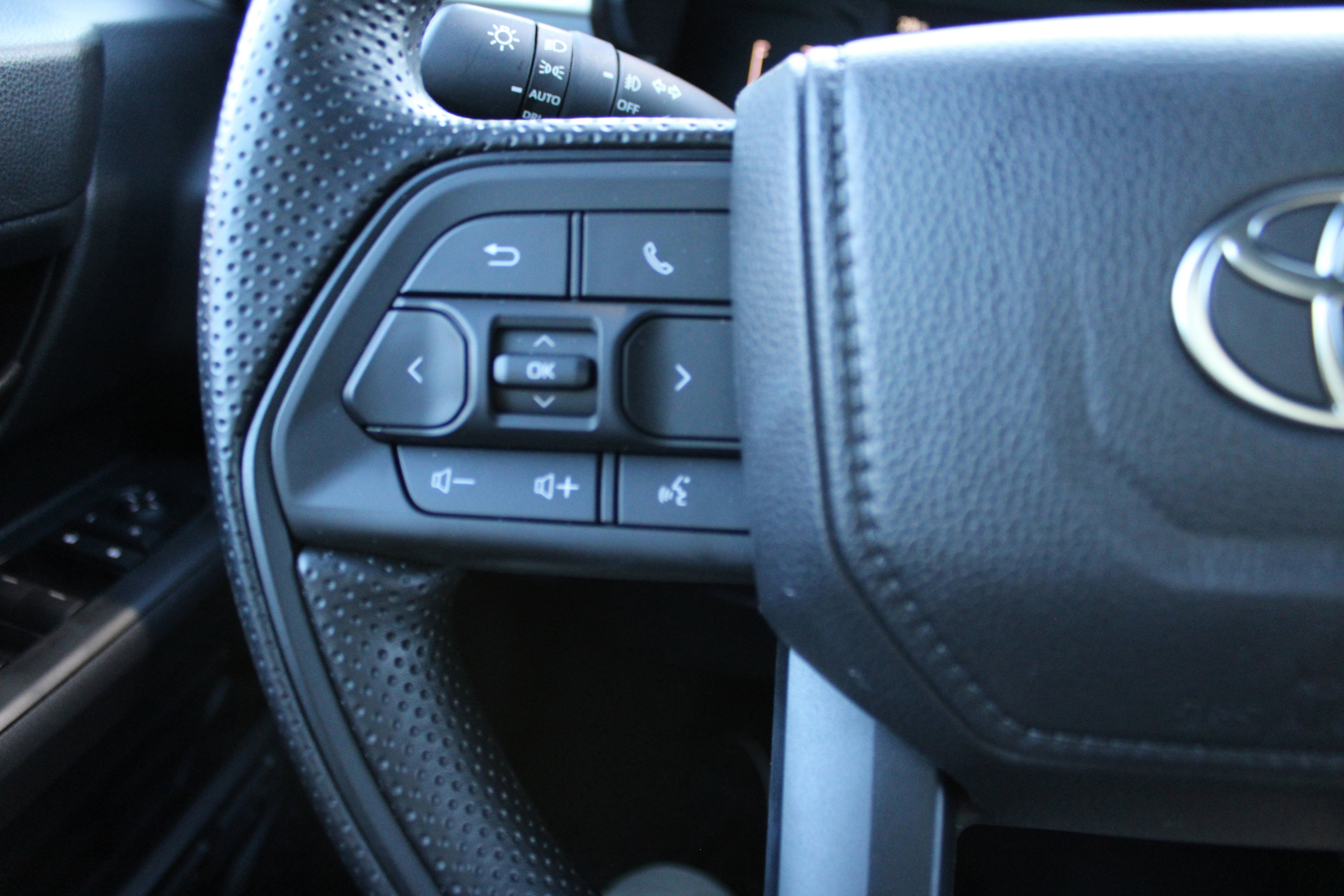 2025 Toyota Tacoma 4WD SR5