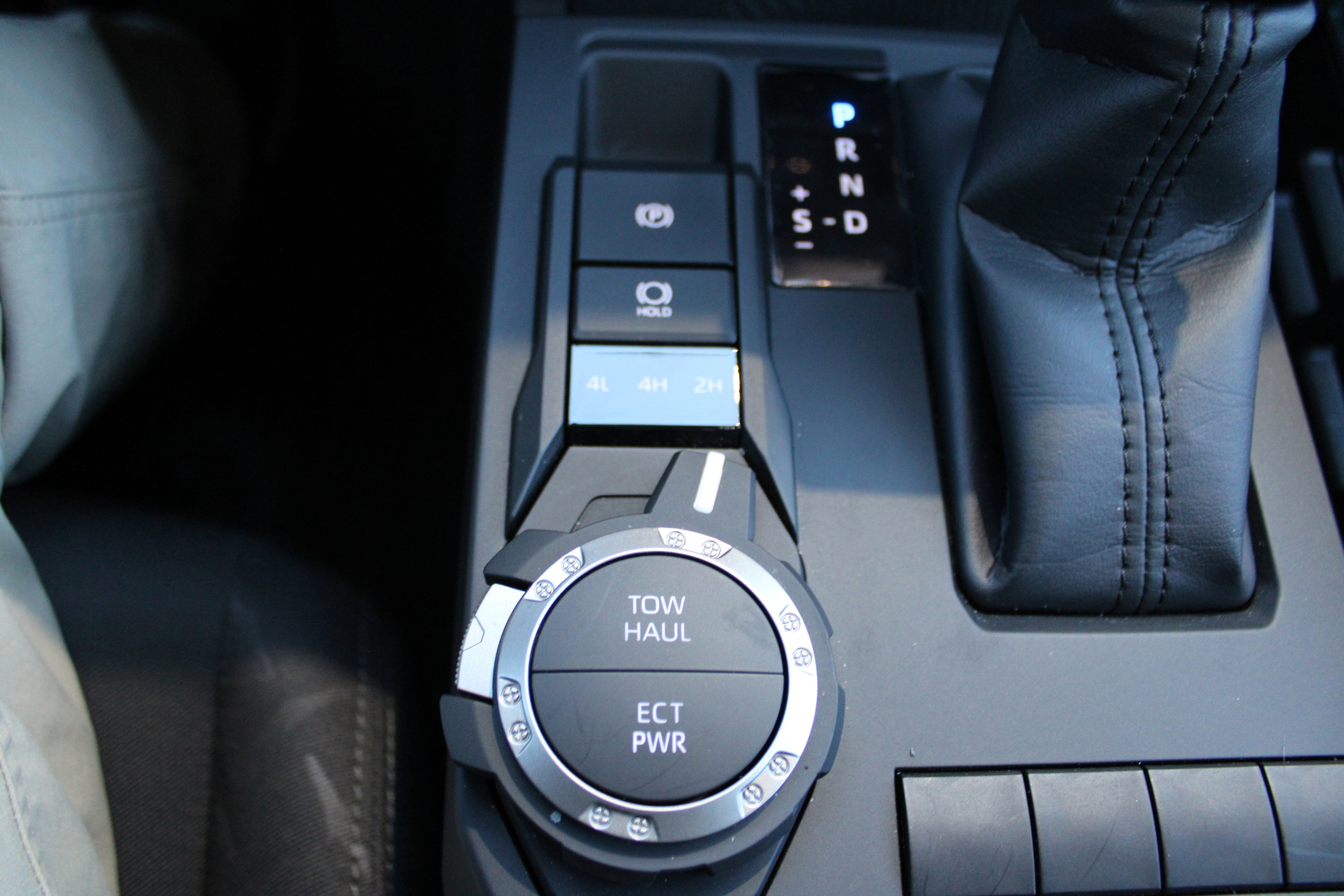 2025 Toyota Tacoma 4WD SR5