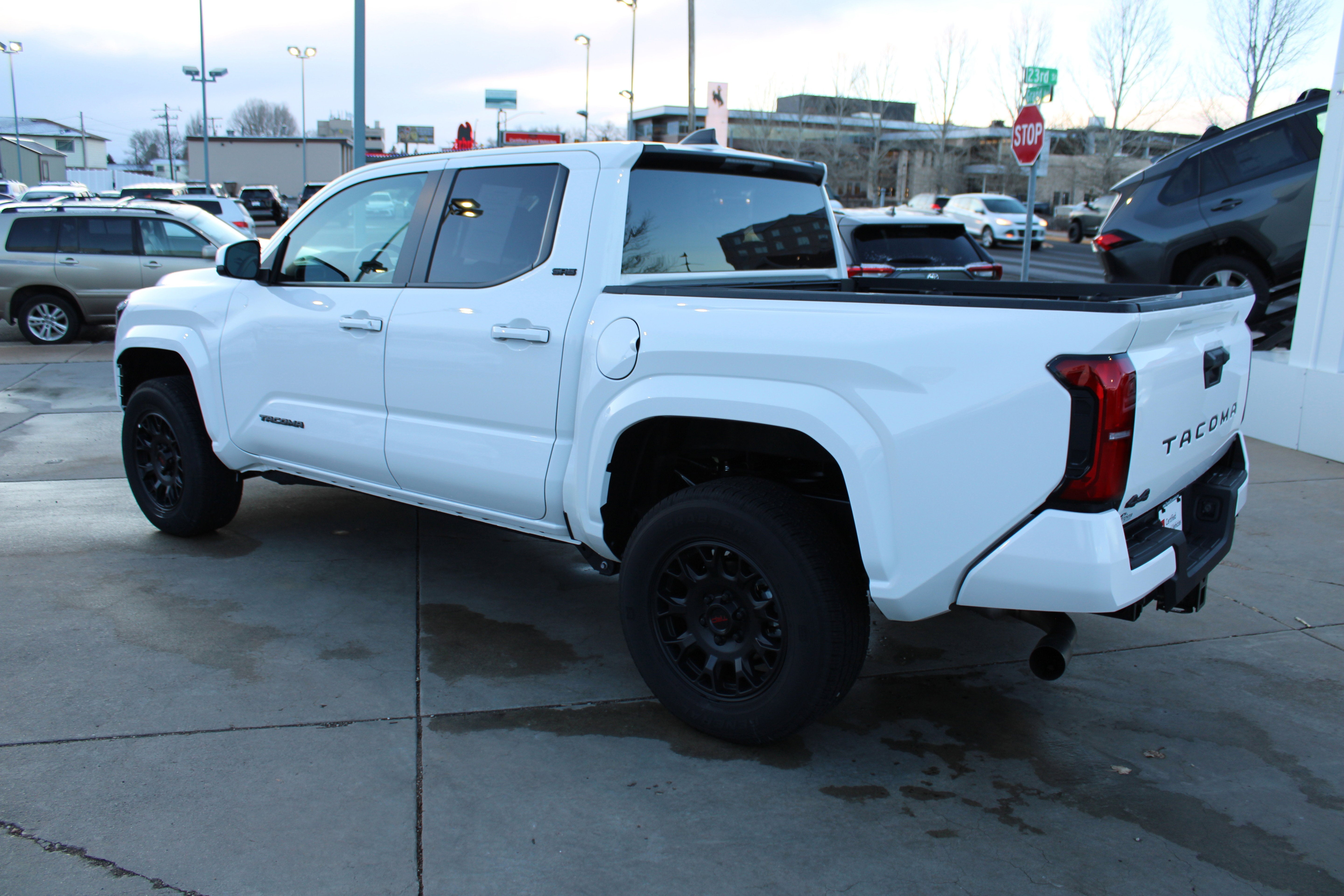 2025 Toyota Tacoma 4WD SR5