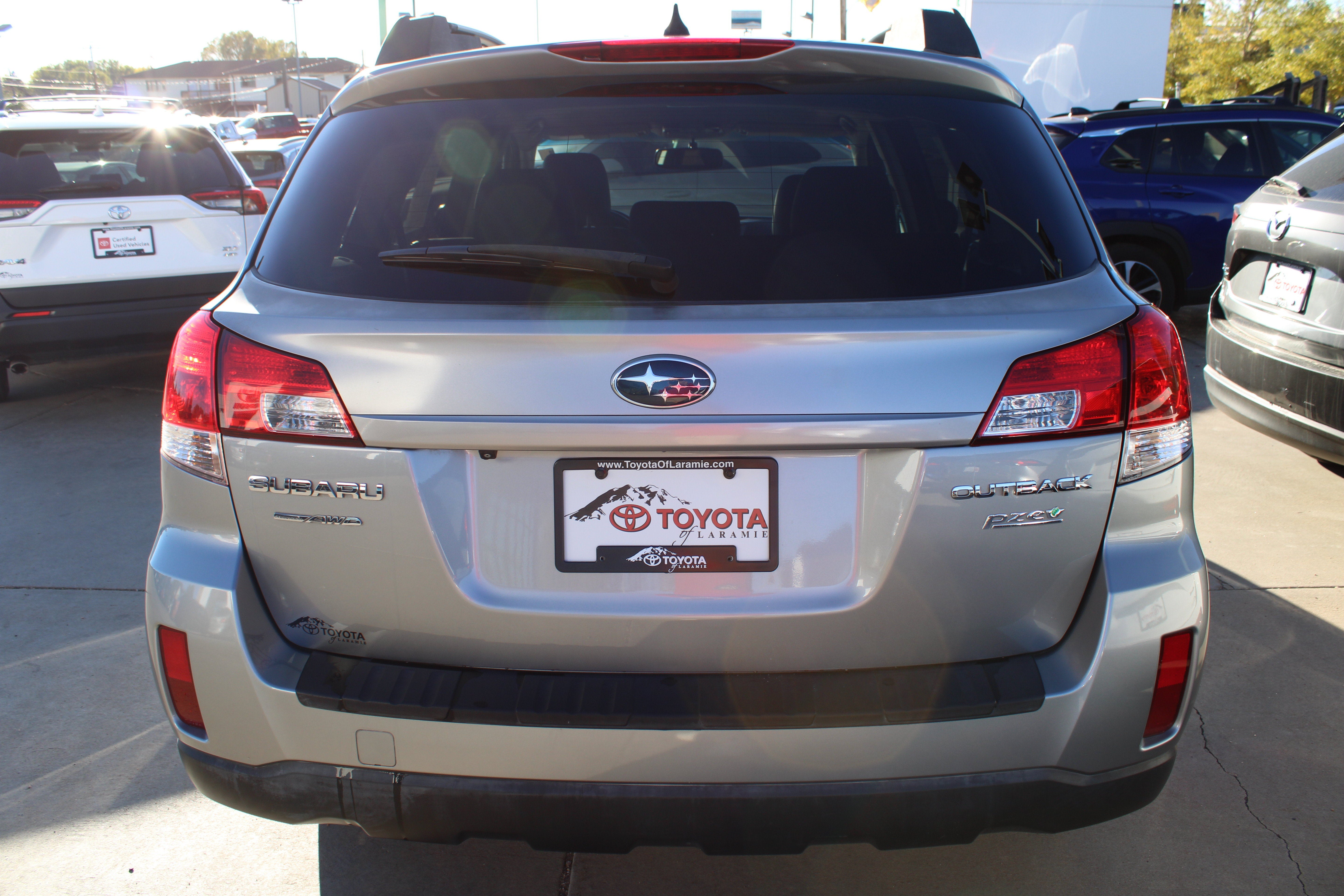 2011 Subaru Outback 2.5i Limited Pwr Moon/Nav