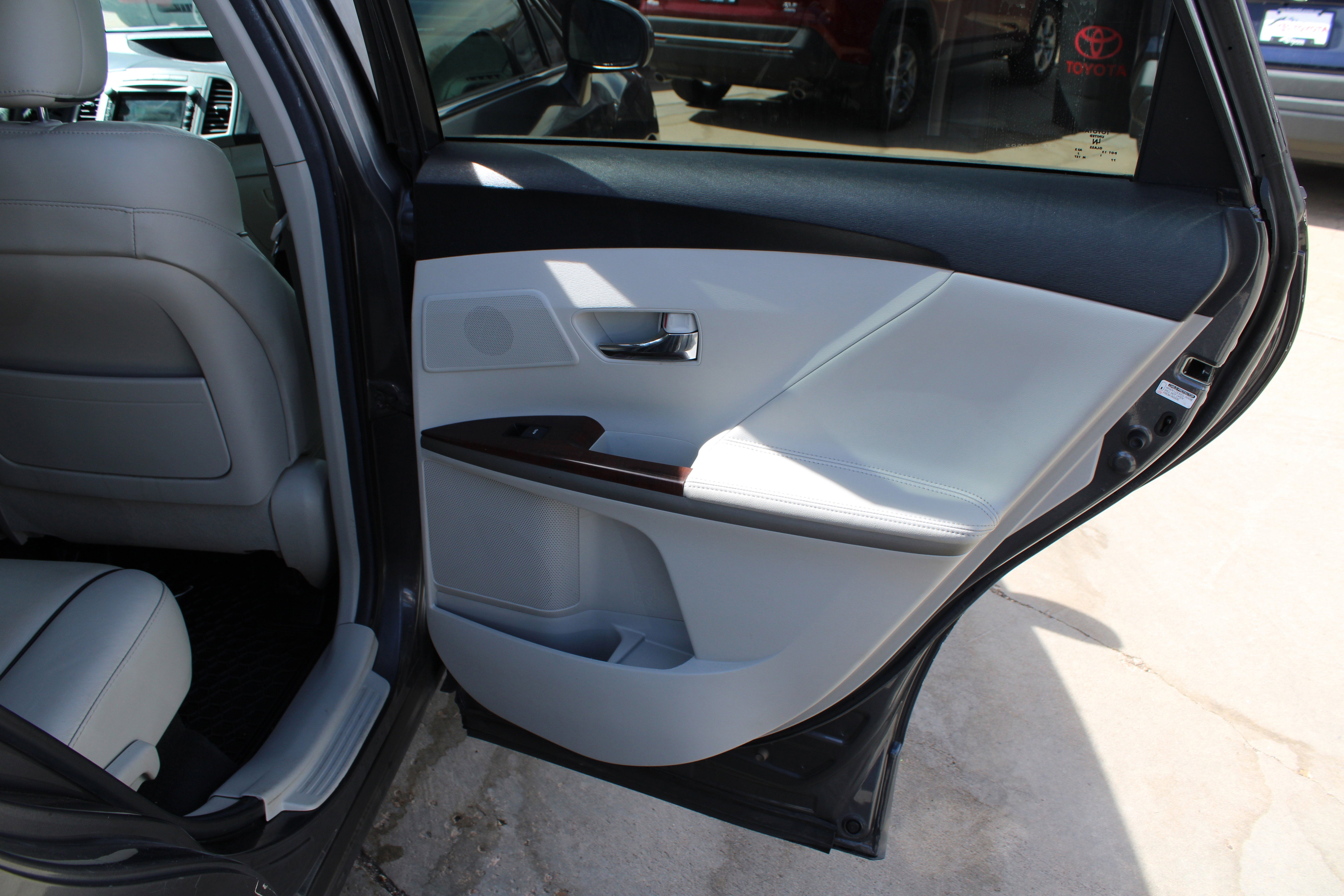 2011 Toyota Venza 4dr Wgn V6 AWD (Natl)