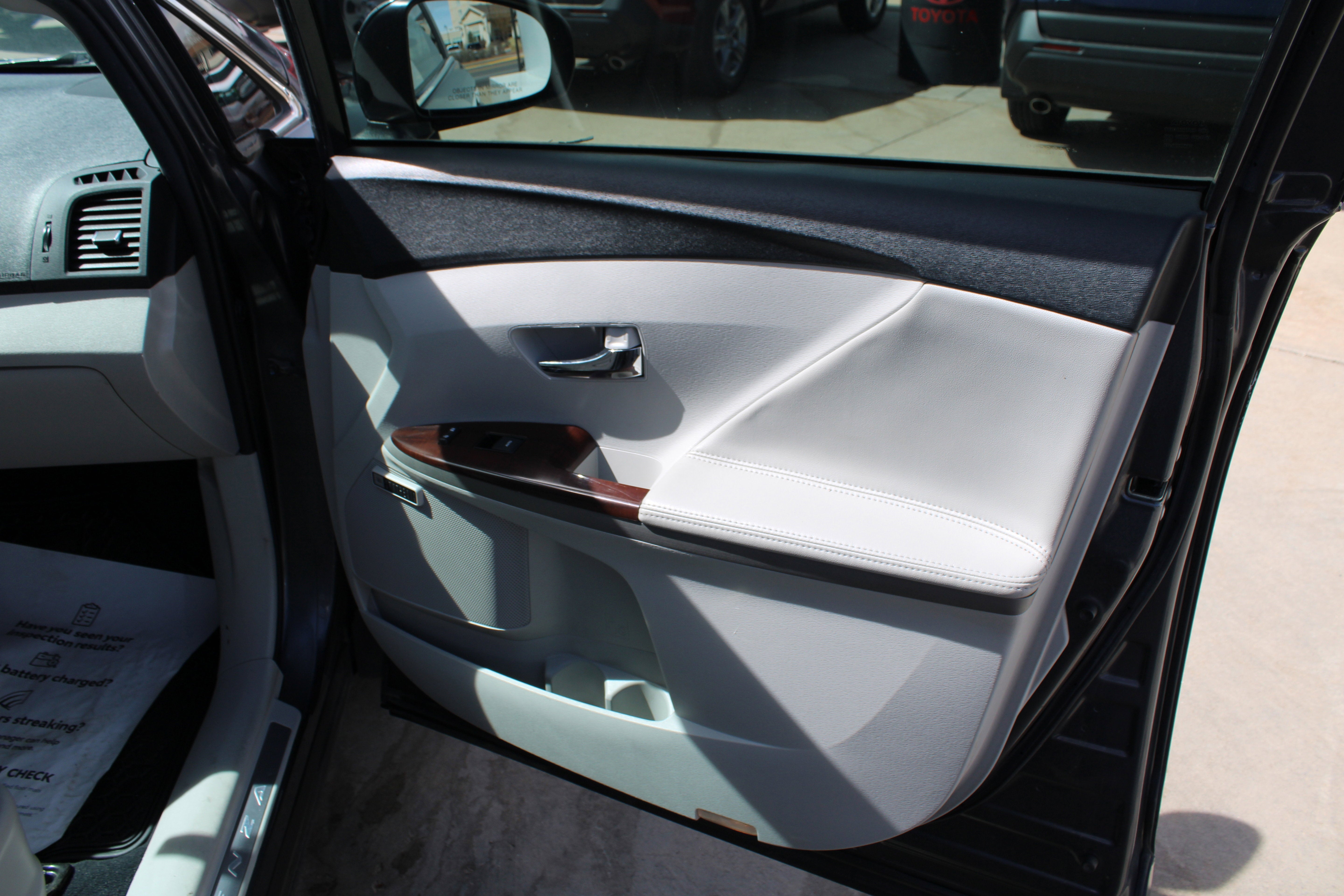 2011 Toyota Venza 4dr Wgn V6 AWD (Natl)