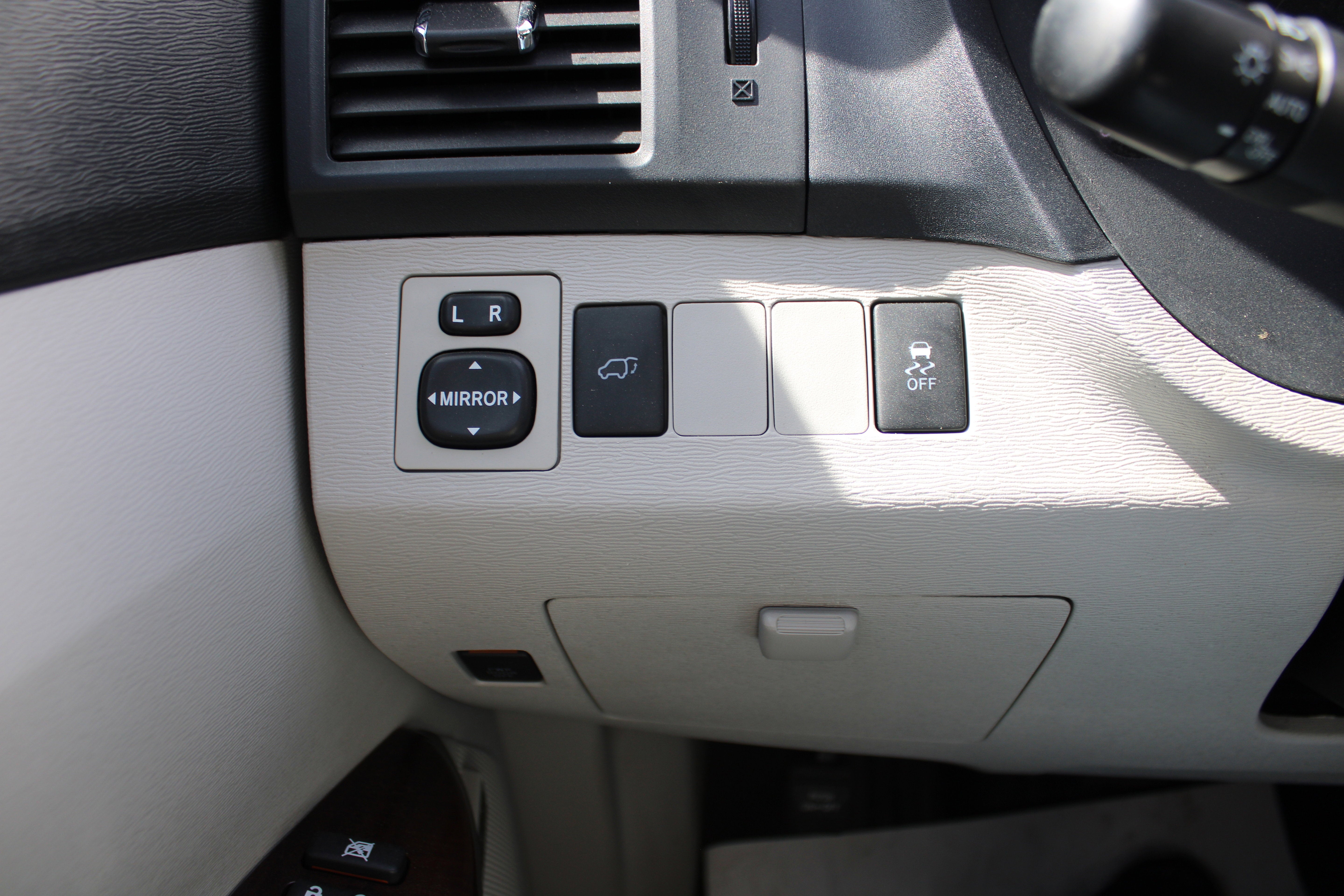 2011 Toyota Venza 4dr Wgn V6 AWD (Natl)