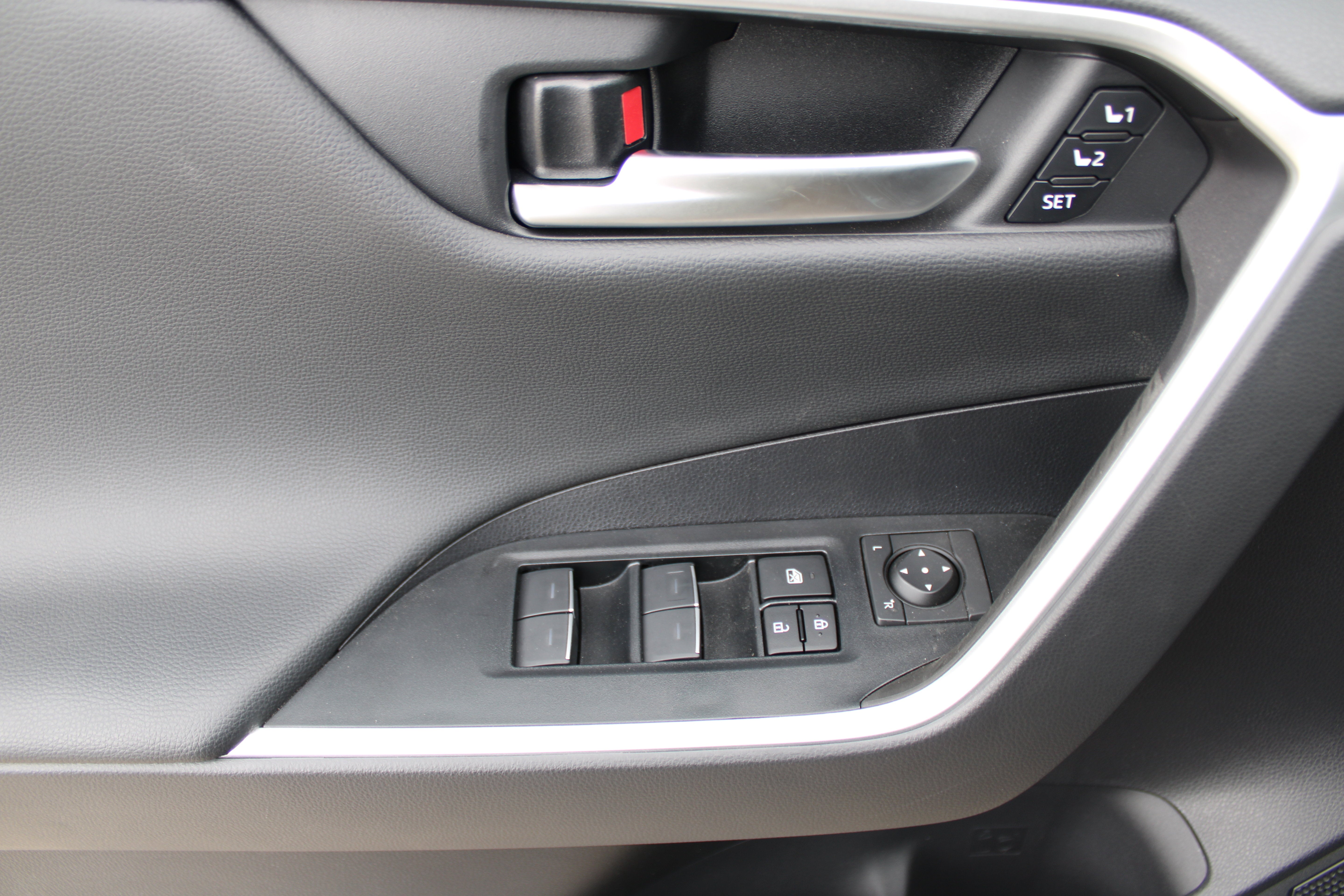 2025 Toyota RAV4 Hybrid XSE