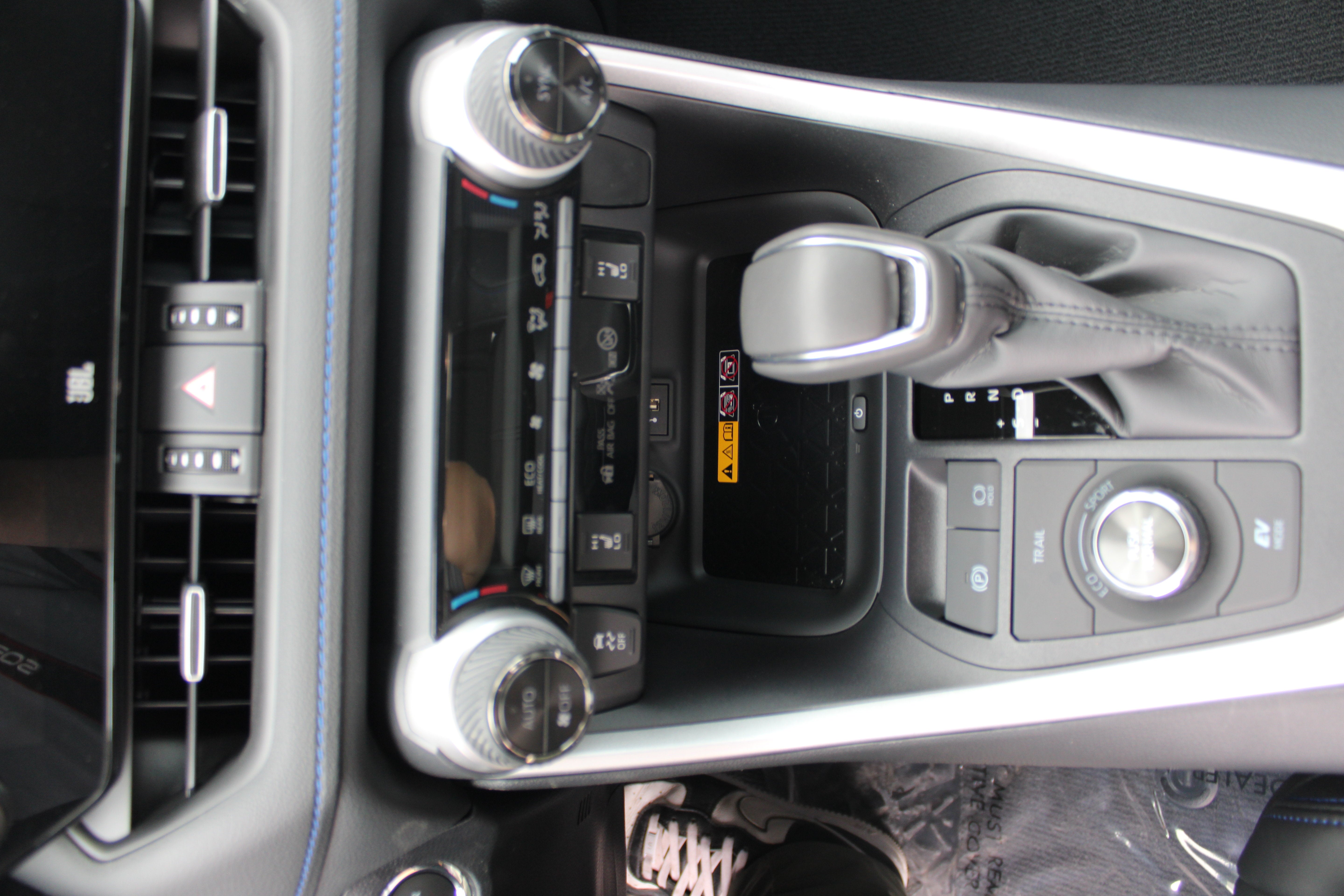 2025 Toyota RAV4 Hybrid XSE