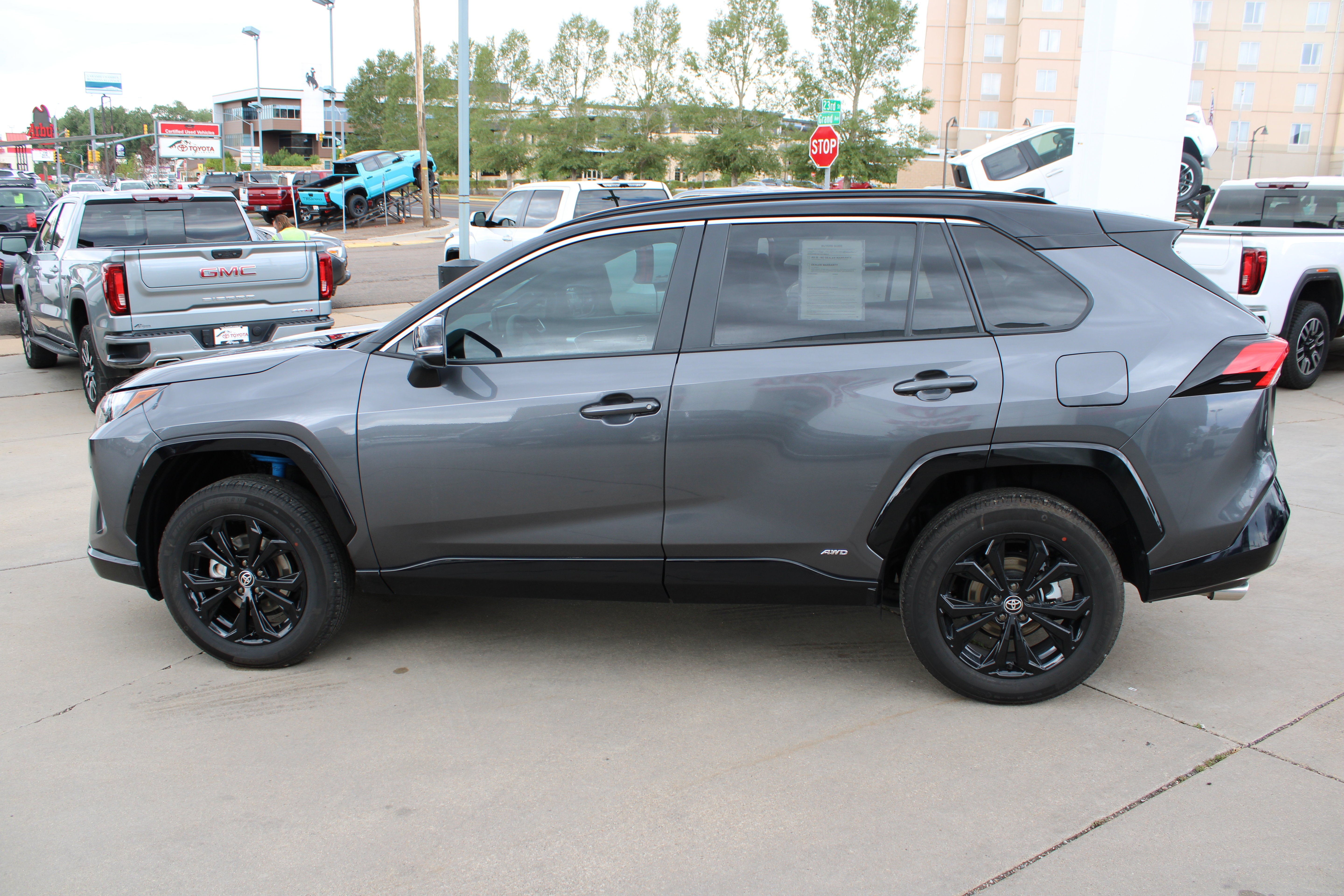 2025 Toyota RAV4 Hybrid XSE