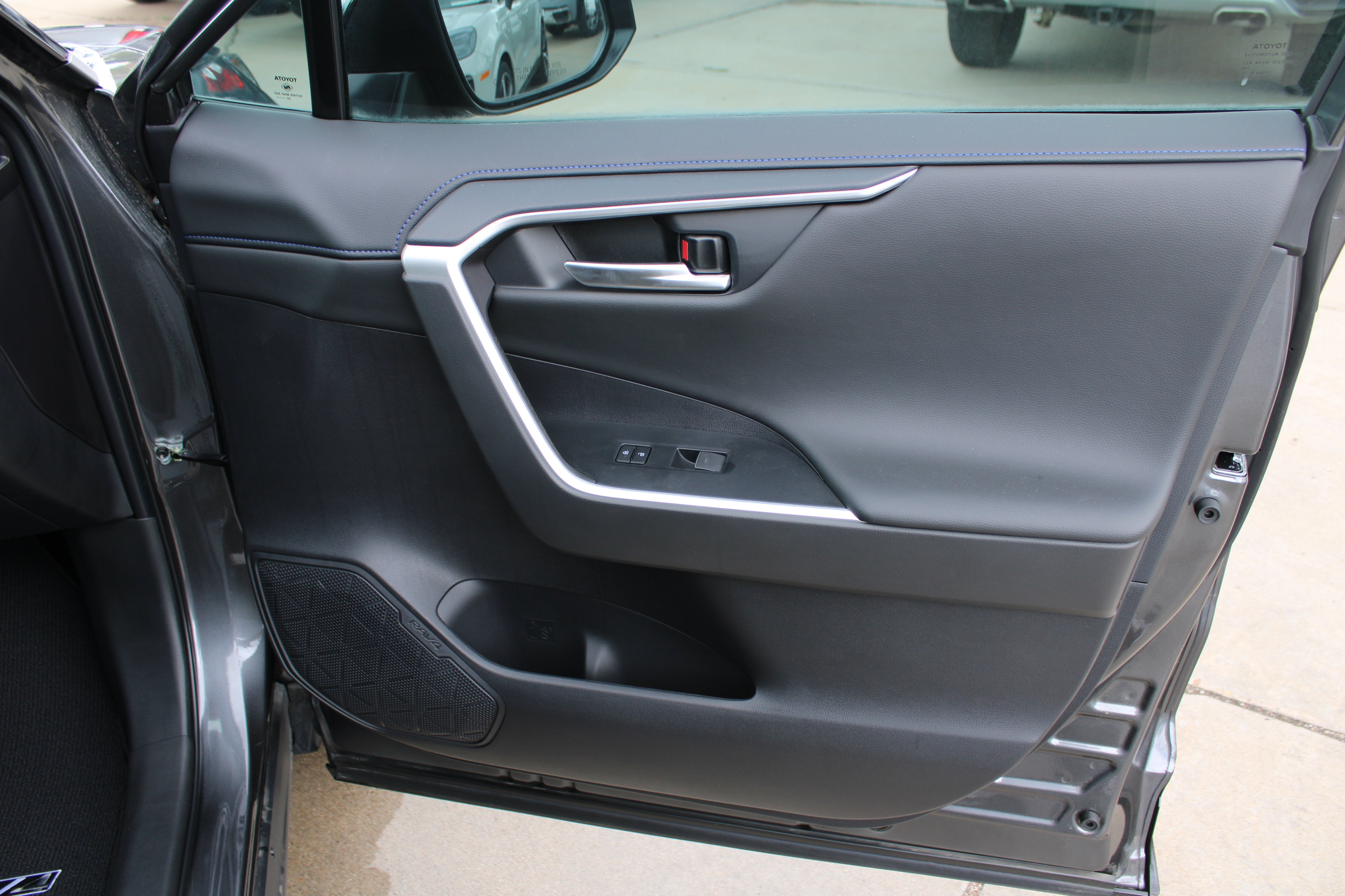 2025 Toyota RAV4 Hybrid XSE