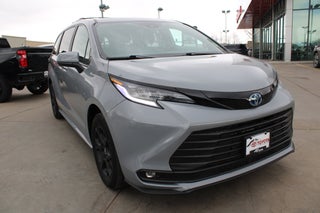 2025 Toyota Sienna Woodland Edition