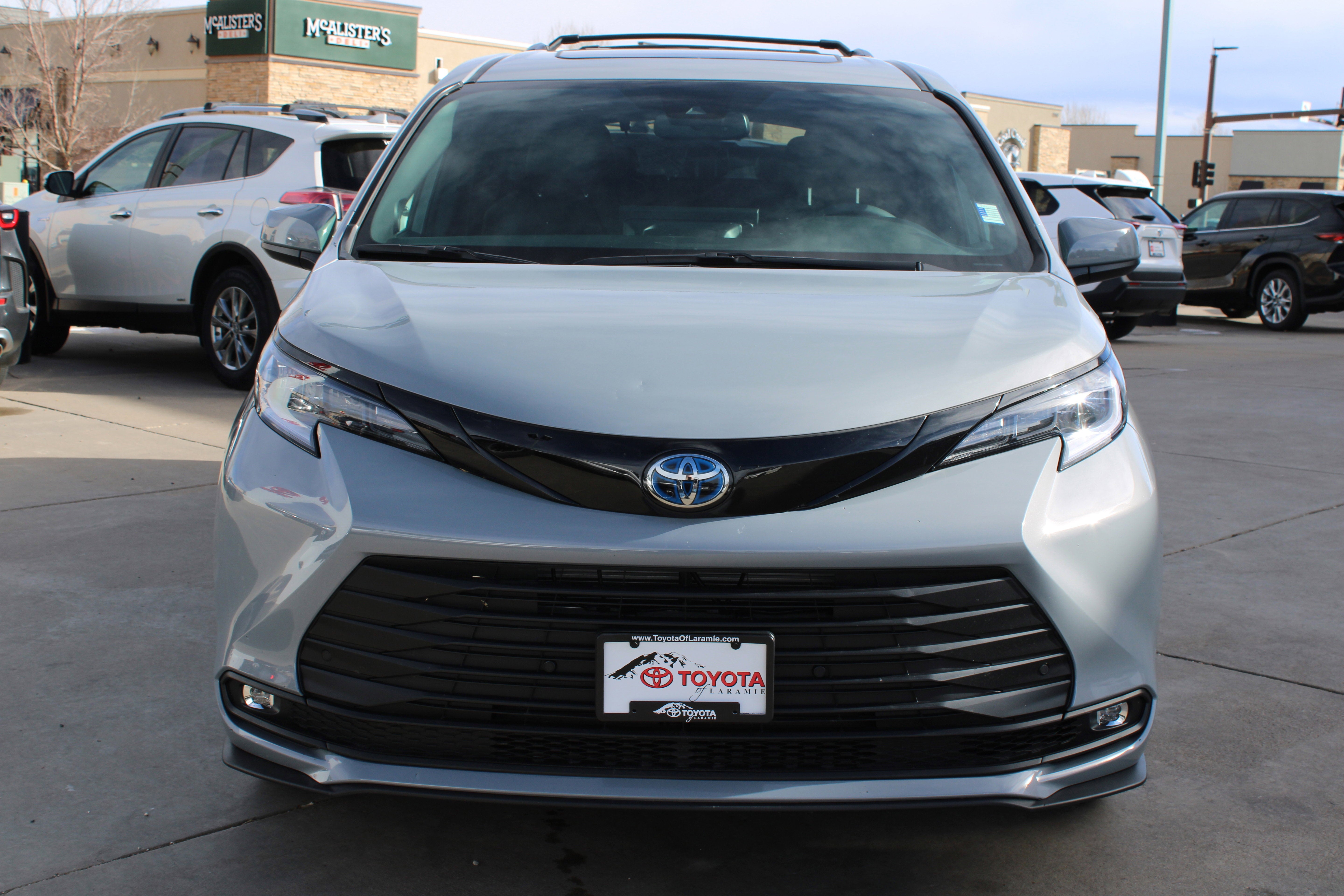 2025 Toyota Sienna Woodland Edition