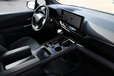 2025 Toyota Sienna Woodland Edition