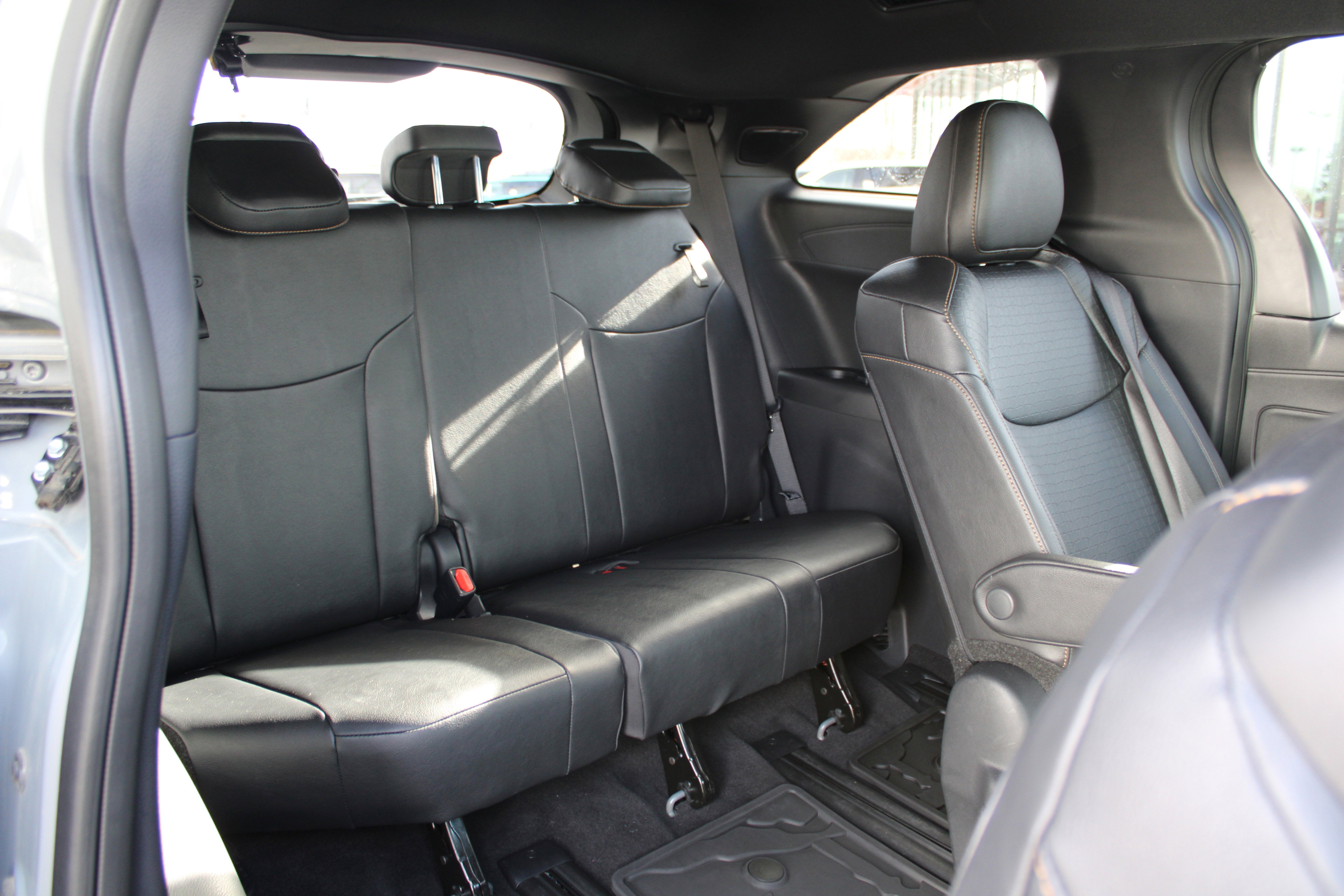 2025 Toyota Sienna Woodland Edition