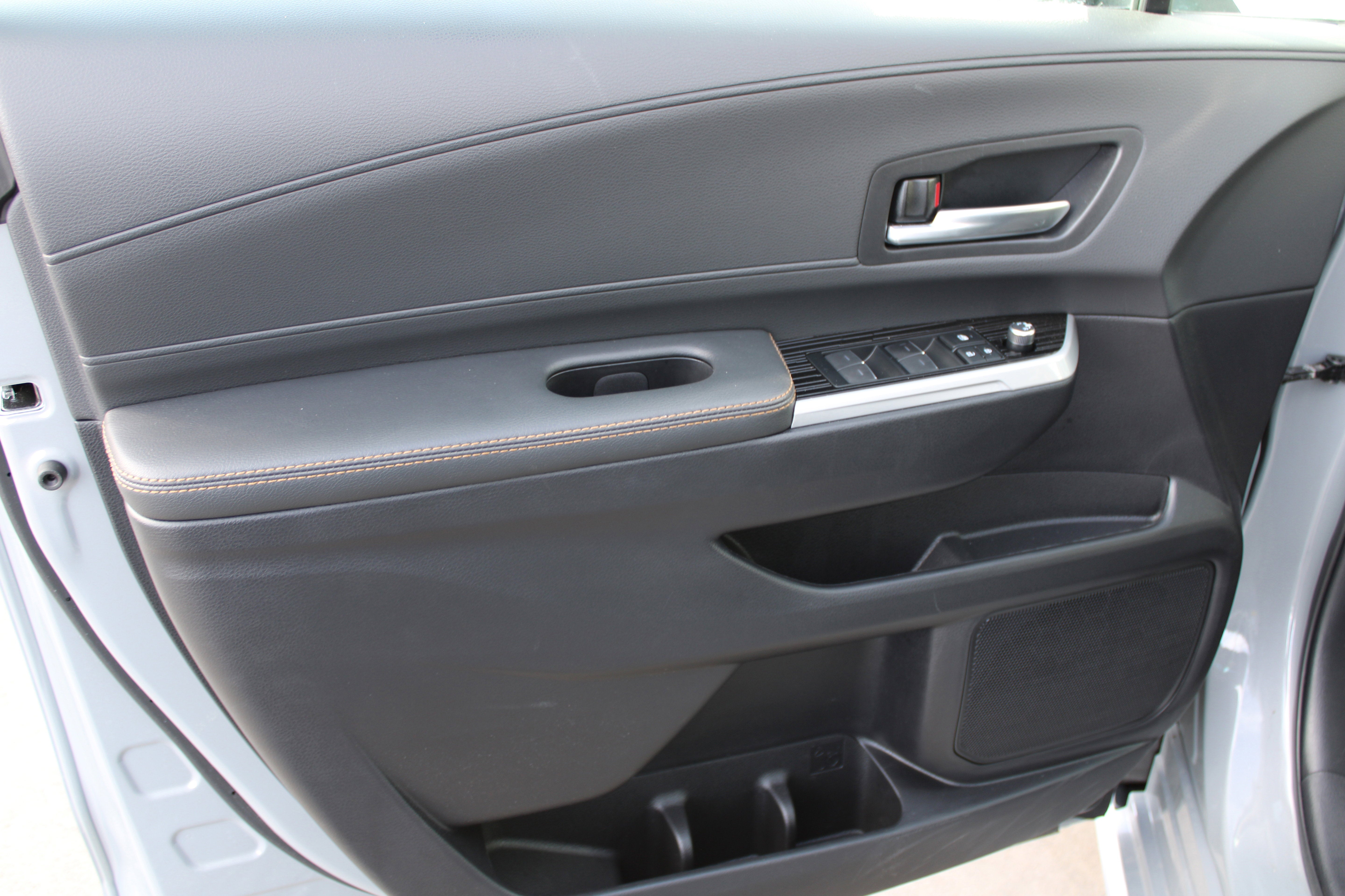 2025 Toyota Sienna Woodland Edition