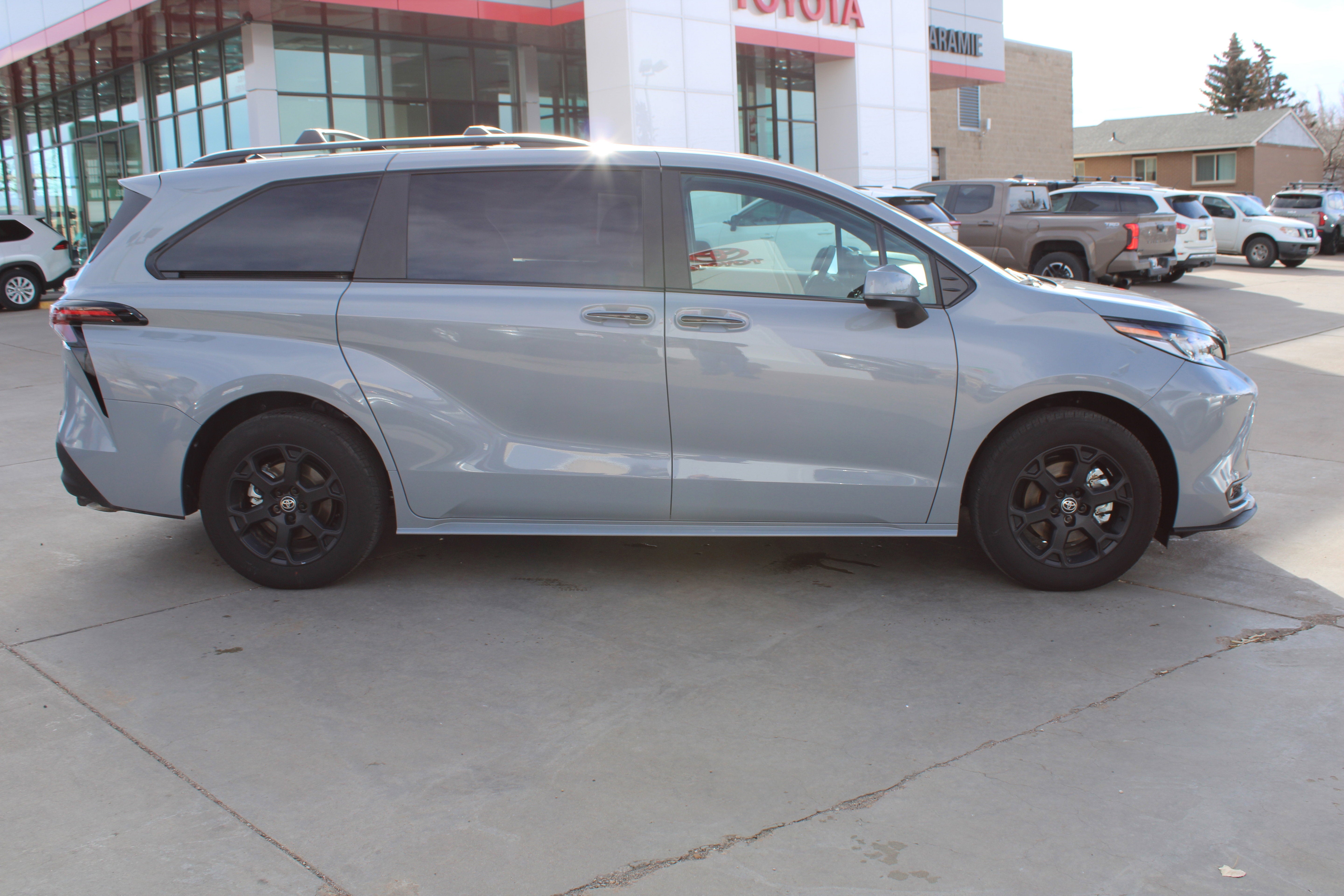 2025 Toyota Sienna Woodland Edition