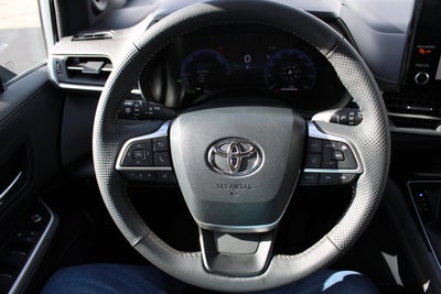 2025 Toyota Sienna Woodland Edition