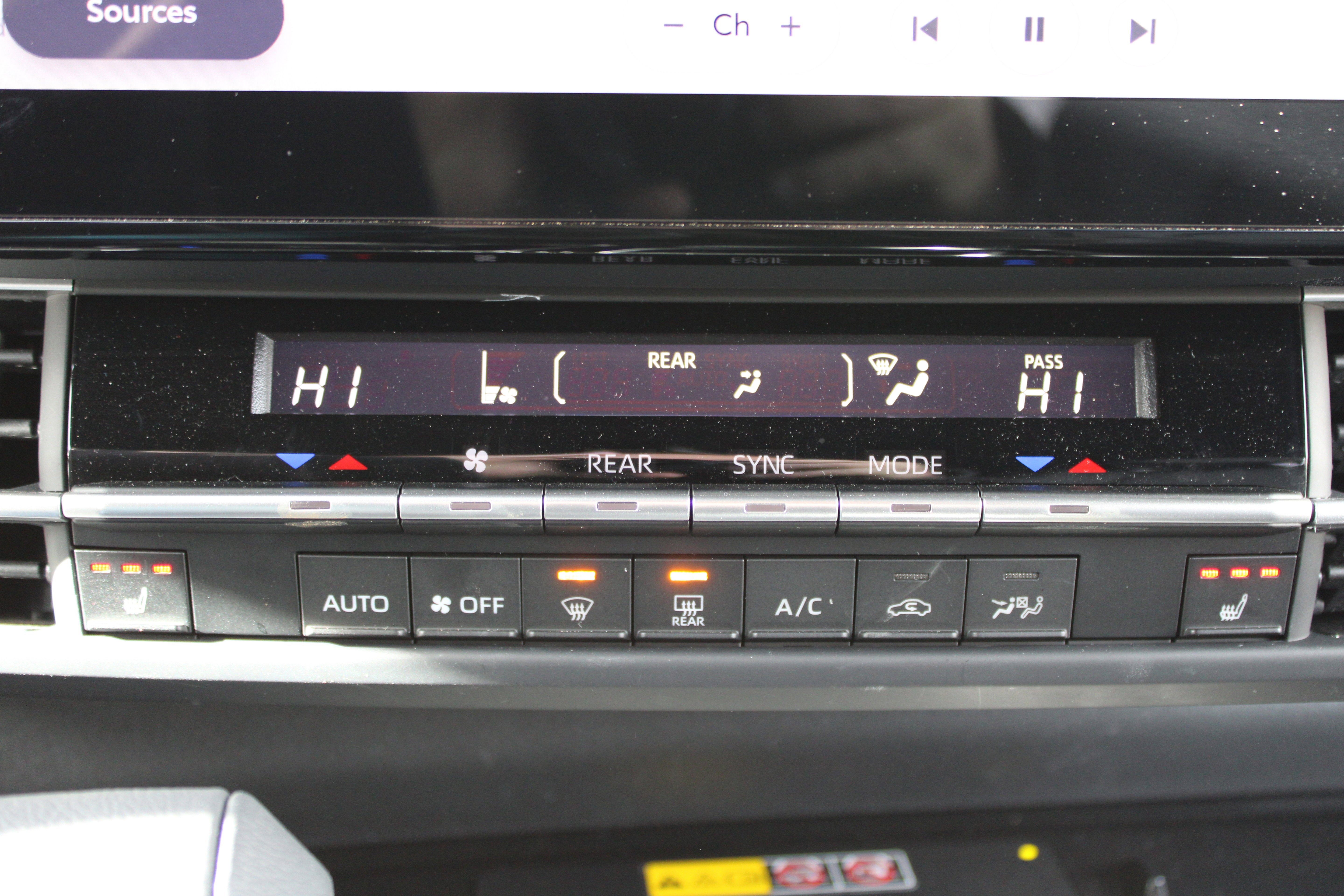 2025 Toyota Sienna Woodland Edition