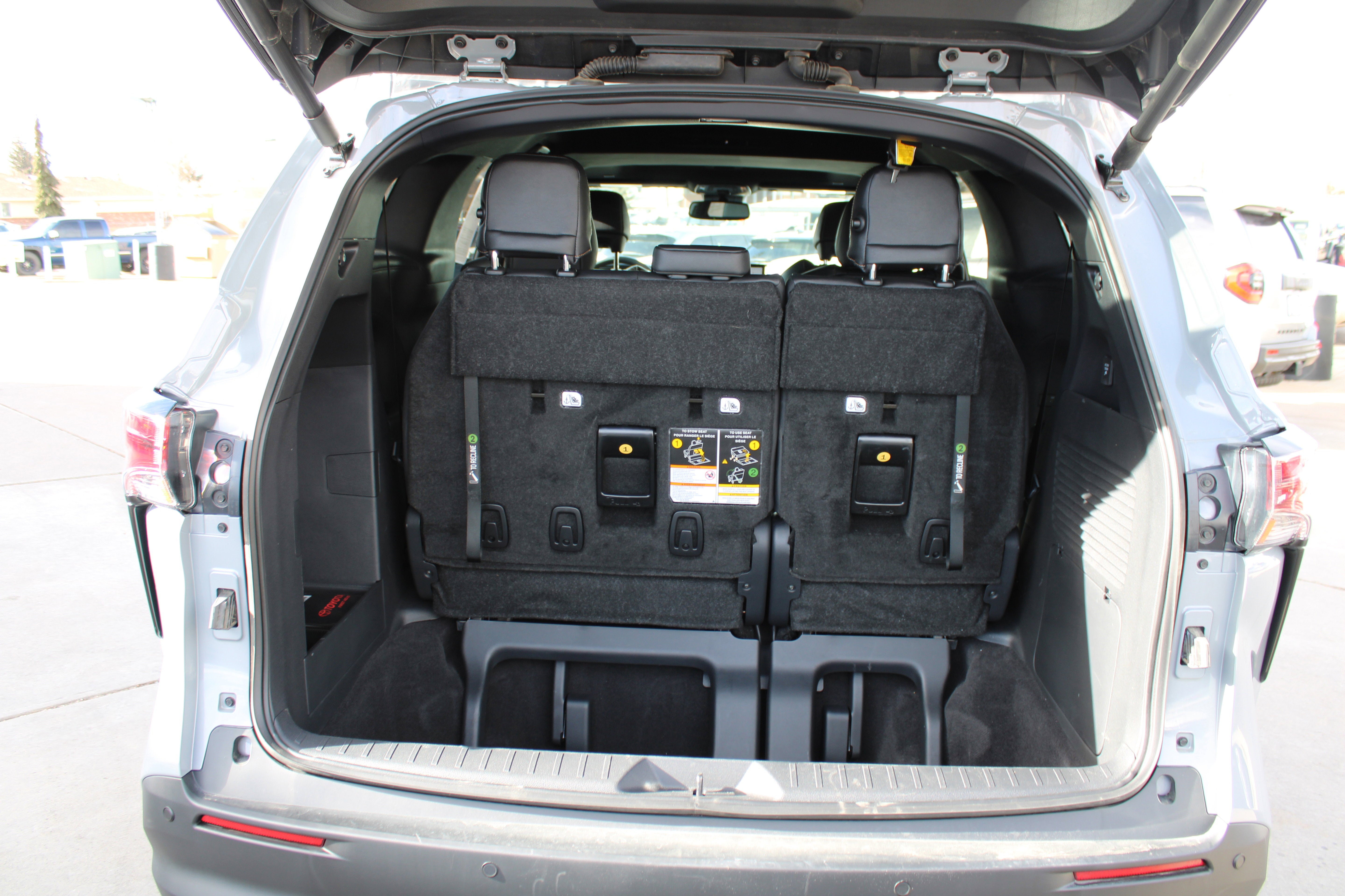 2025 Toyota Sienna Woodland Edition