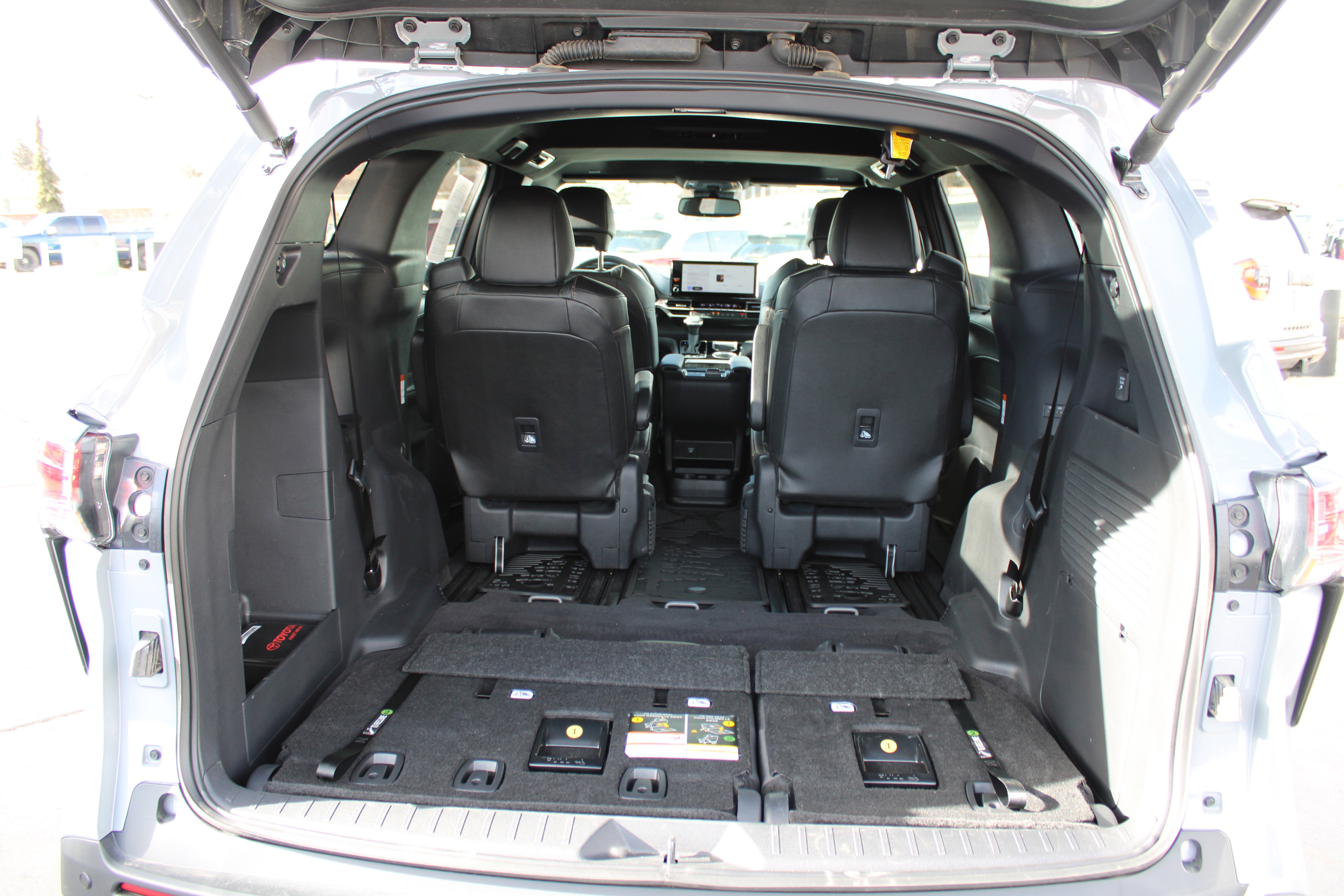 2025 Toyota Sienna Woodland Edition